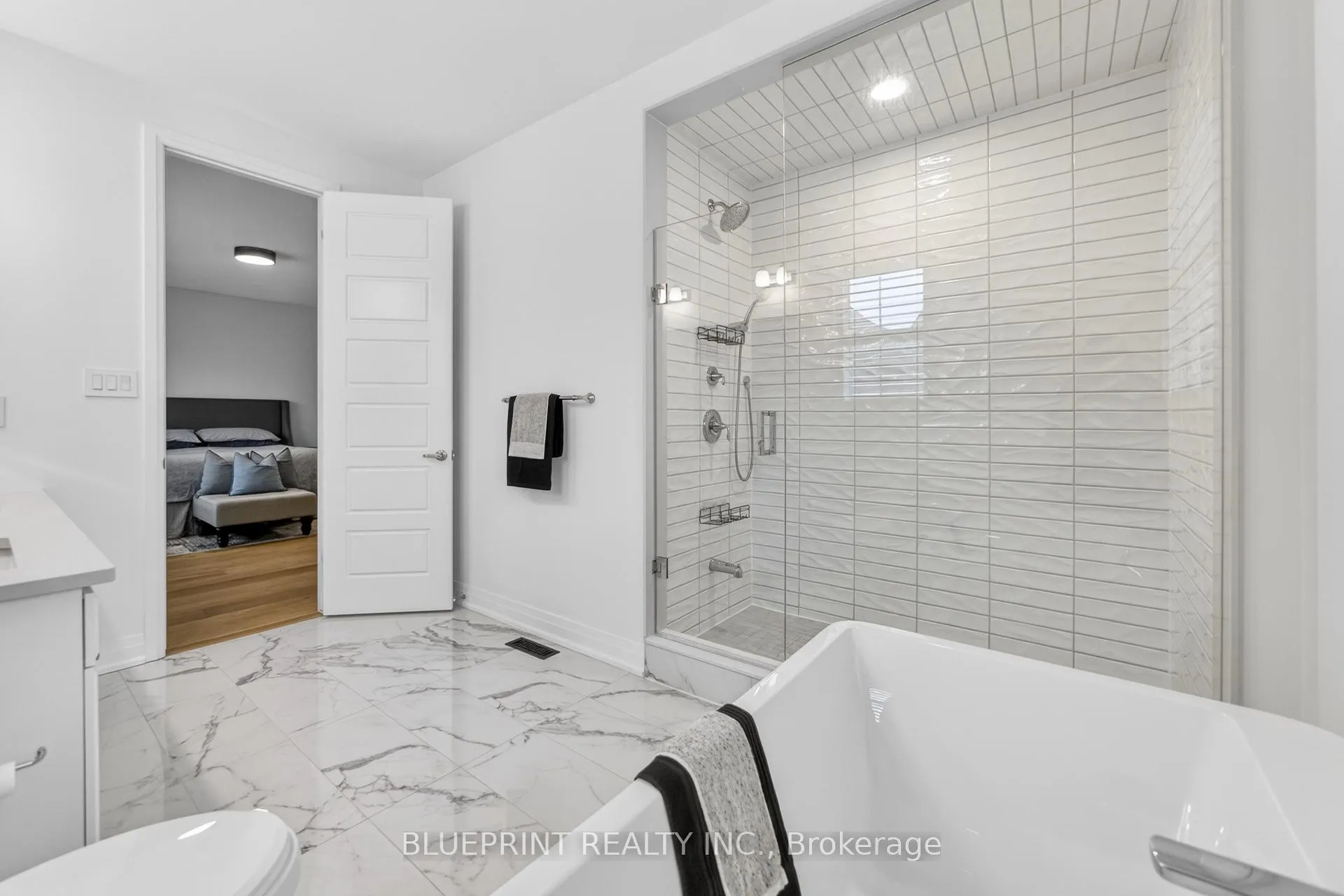 Photo 34 of 3154 Travertine Drive, Oakville, Northwest — HOMEH