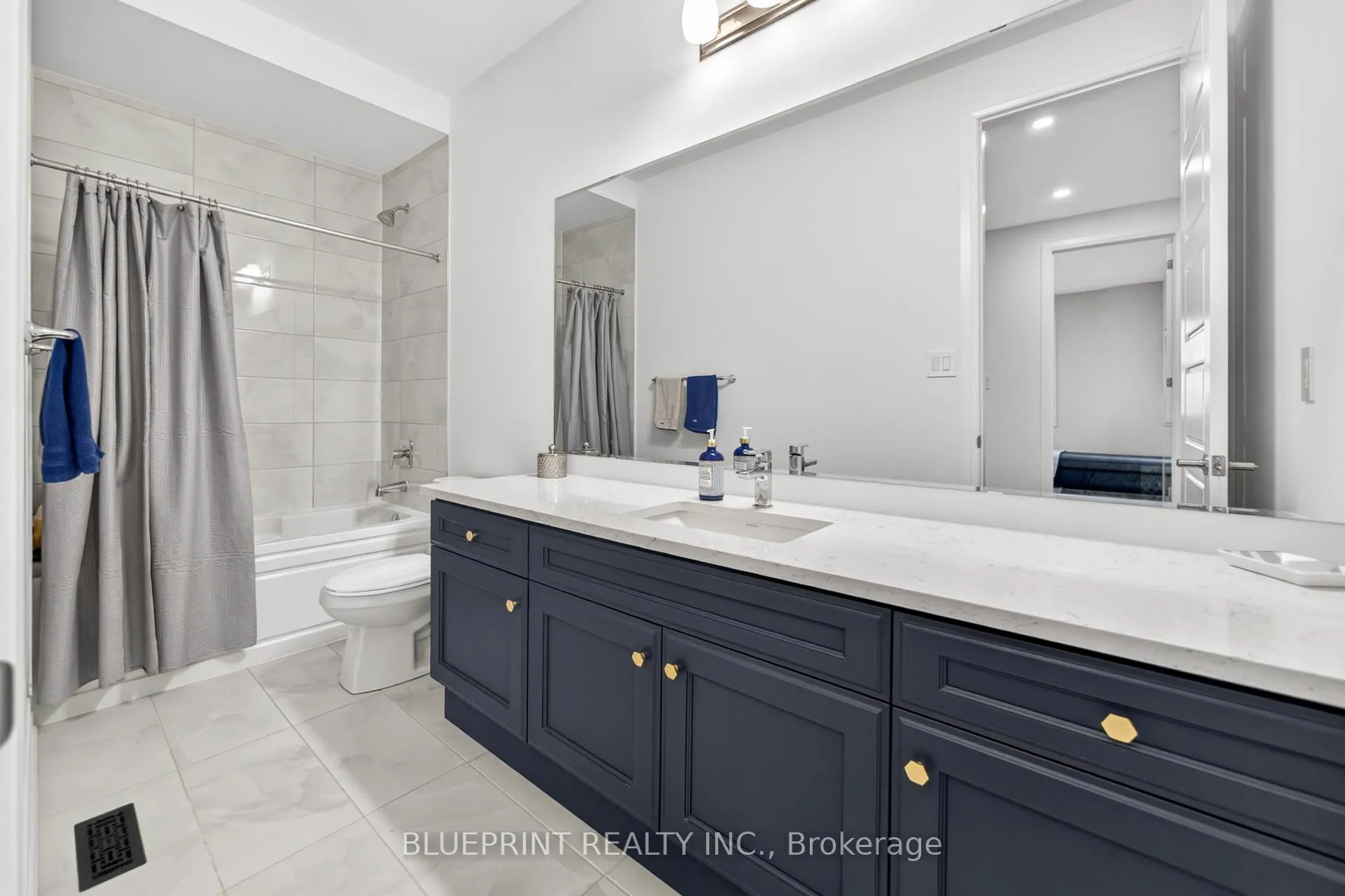 Photo 40 of 3154 Travertine Drive, Oakville, Northwest — HOMEH
