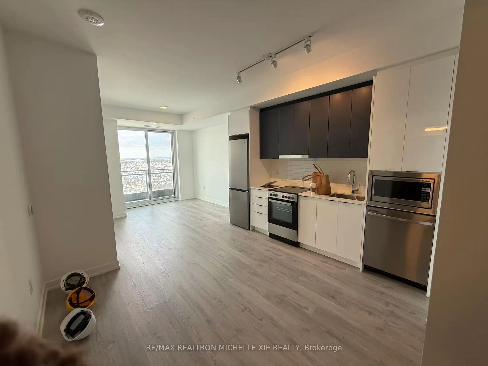 Photo 2 of Unit 1707A, 9763 Markham Road, Markham, Greensborough — HOMEH