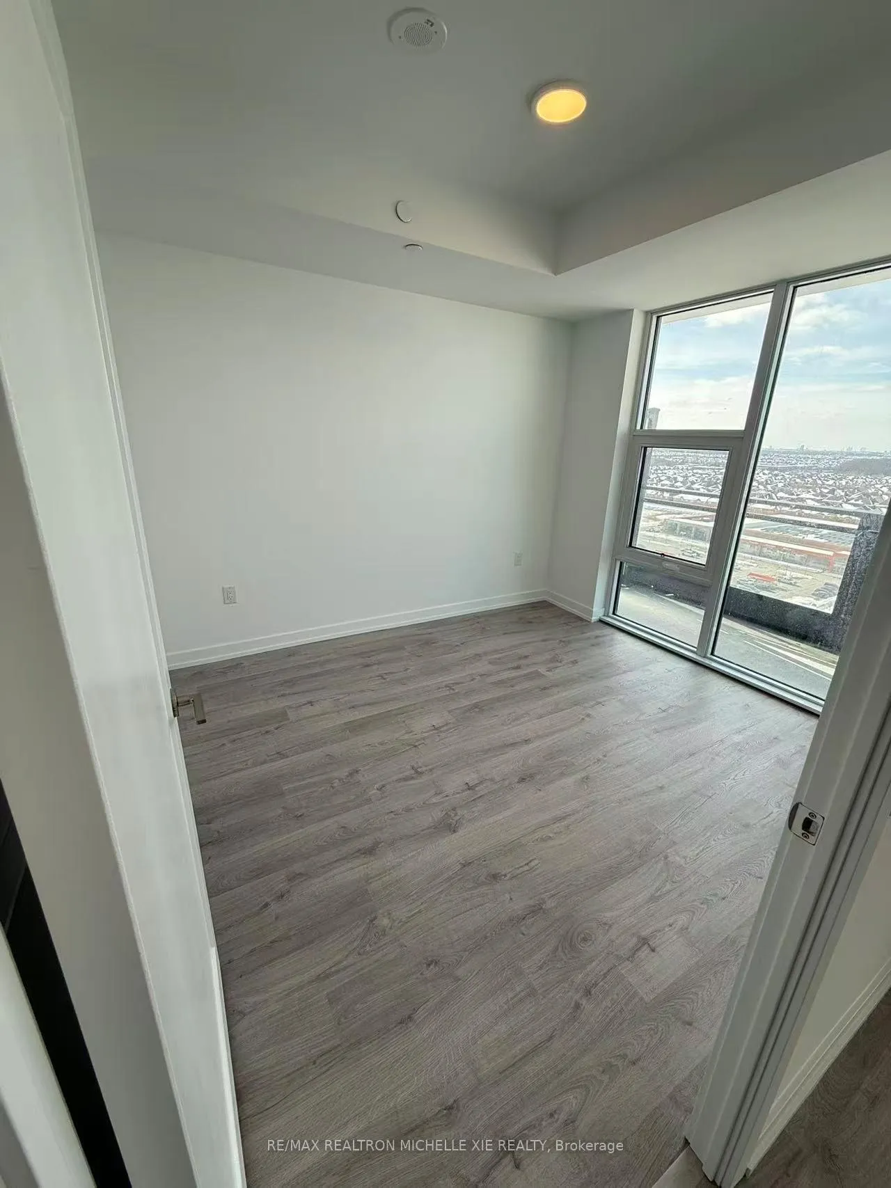 Photo 5 of Unit 1707A, 9763 Markham Road, Markham, Greensborough — HOMEH