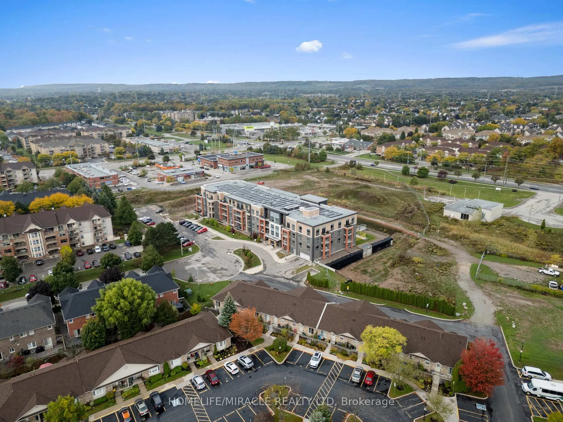 Photo 3 of Unit 222, 4040 Upper Middle Road, Burlington, Tansley — HOMEH