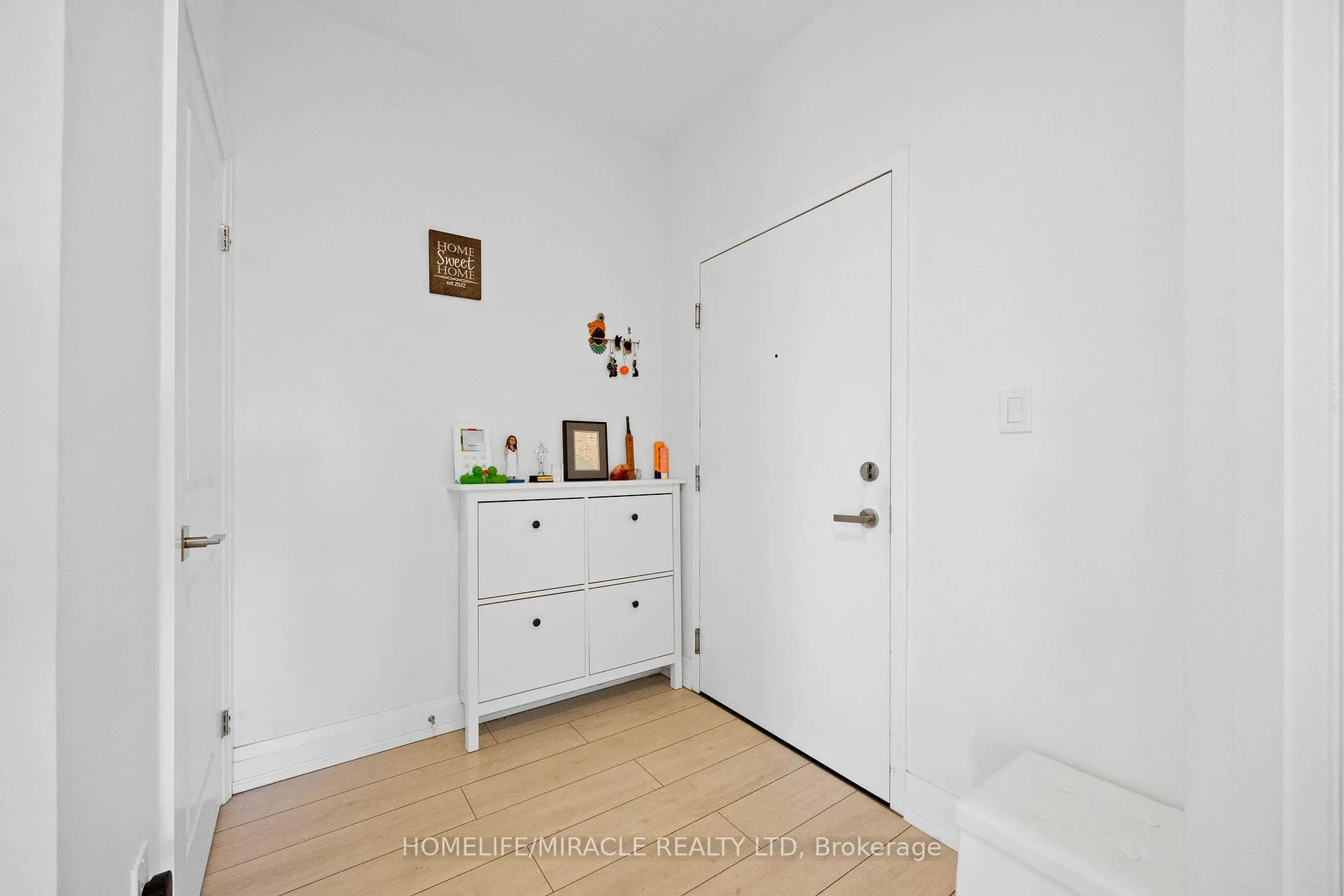Photo 6 of Unit 222, 4040 Upper Middle Road, Burlington, Tansley — HOMEH