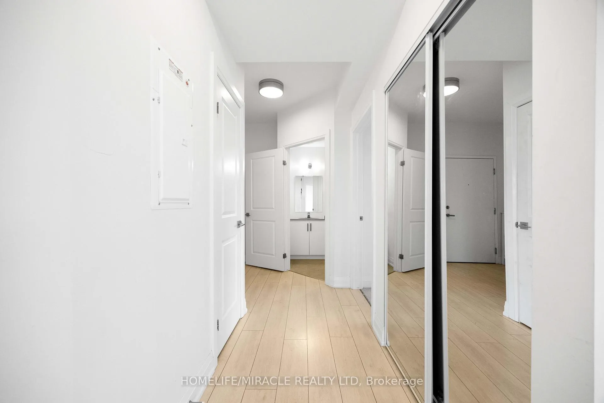 Photo 8 of Unit 222, 4040 Upper Middle Road, Burlington, Tansley — HOMEH