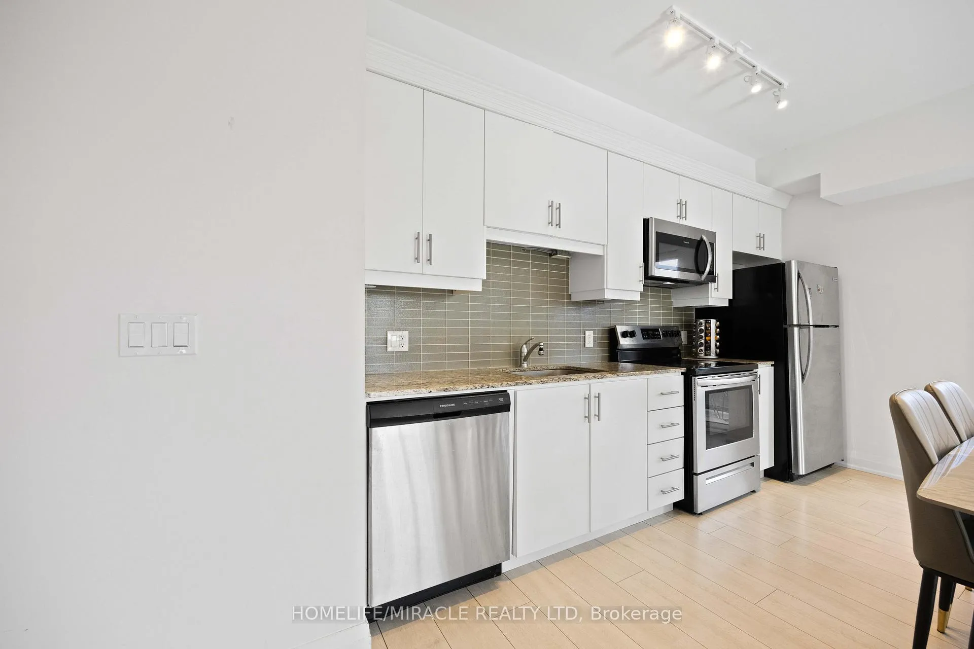 Photo 15 of Unit 222, 4040 Upper Middle Road, Burlington, Tansley — HOMEH