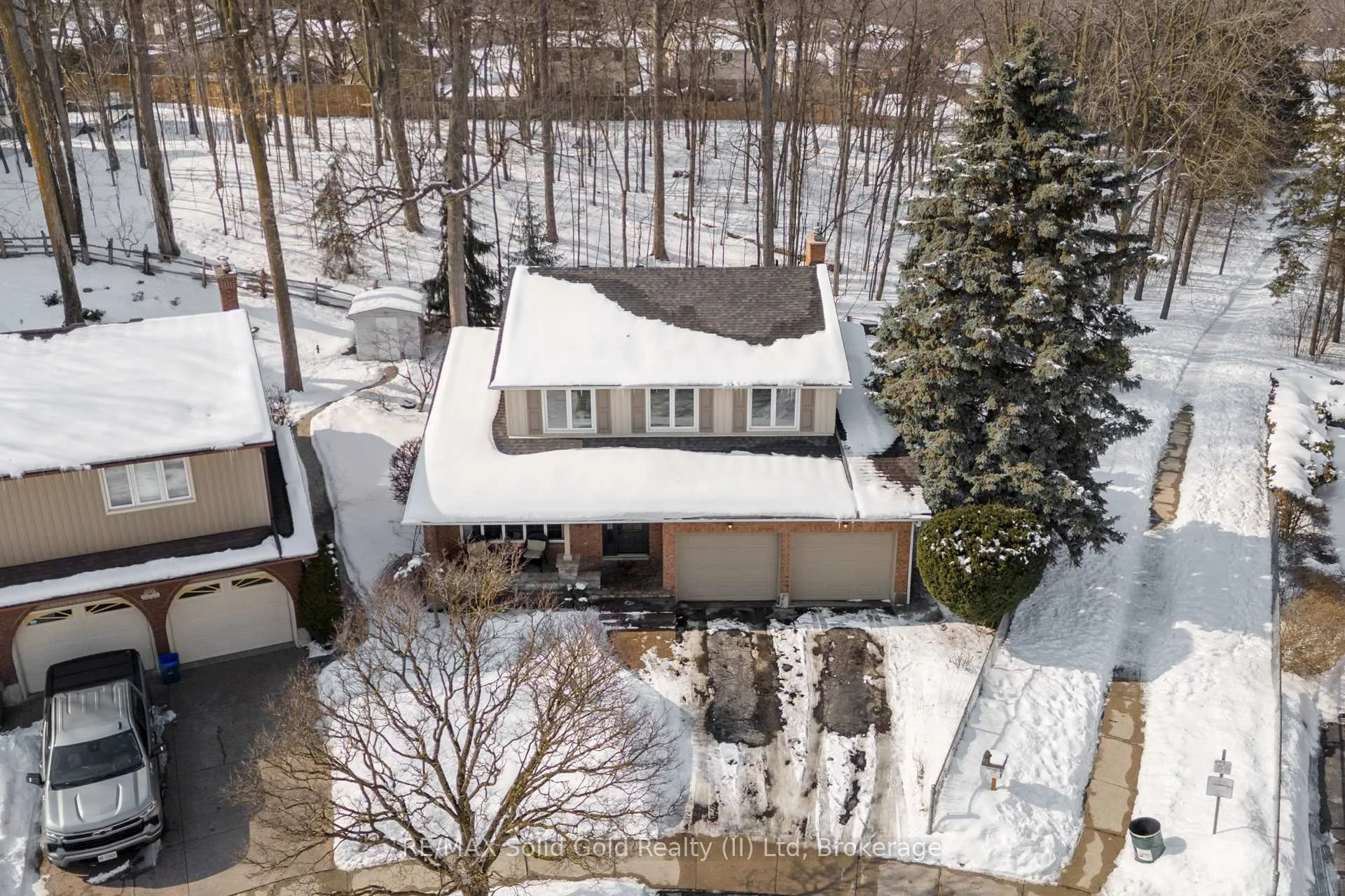 Front of 29 Muskoka Court