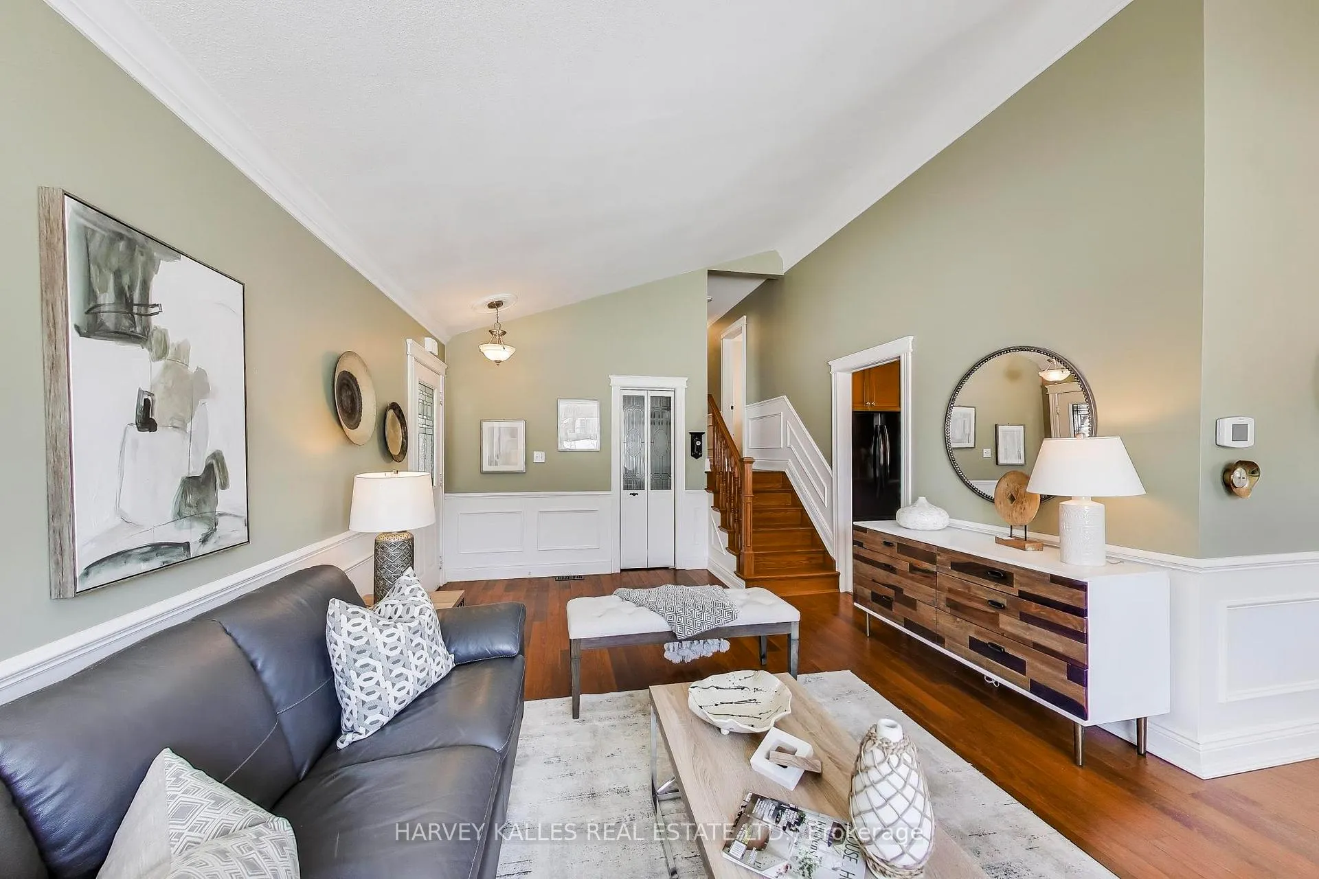 Photo 2 of 56 Thorncliffe Street, Oshawa, Donevan — HOMEH