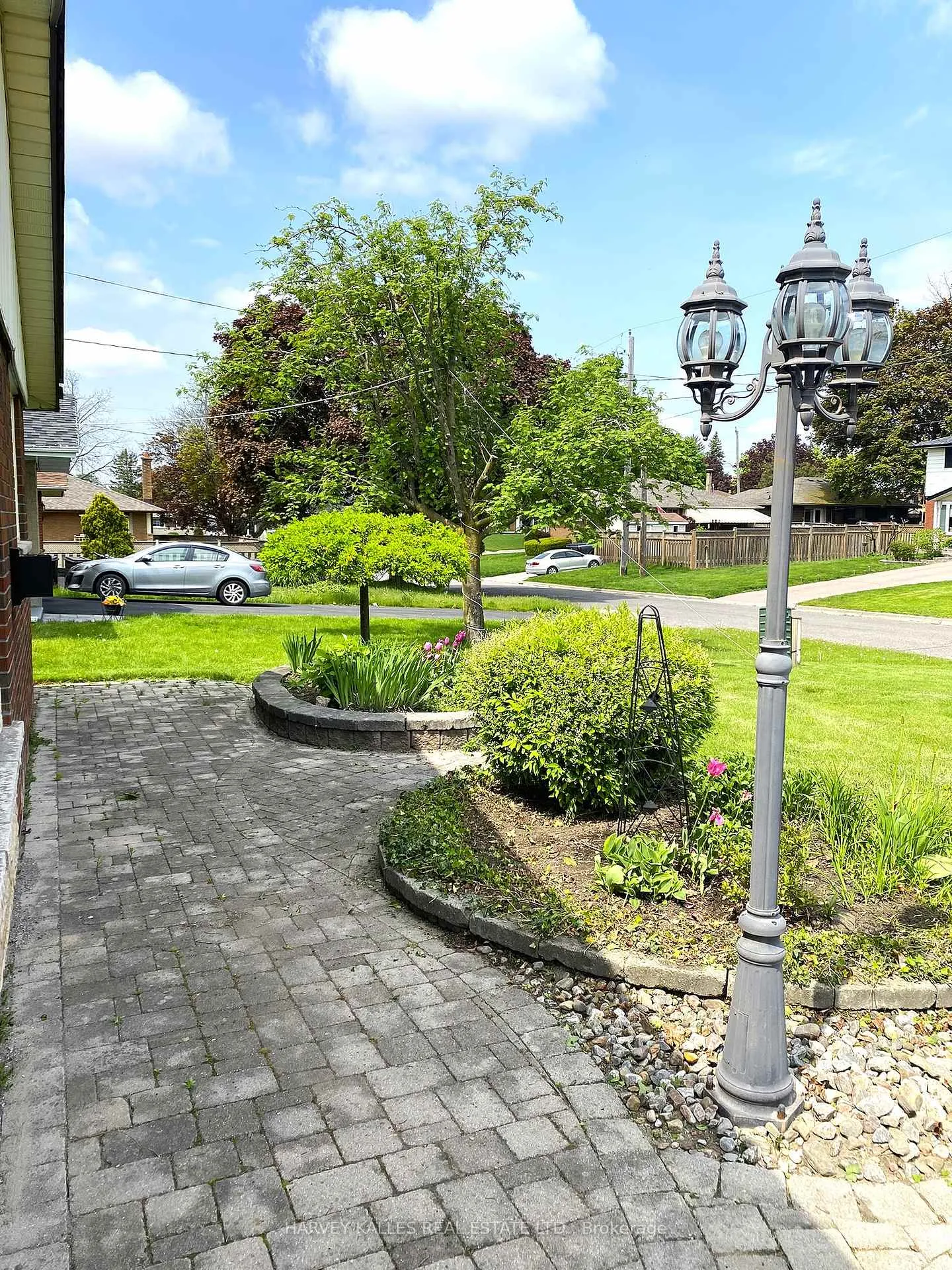 Photo 34 of 56 Thorncliffe Street, Oshawa, Donevan — HOMEH