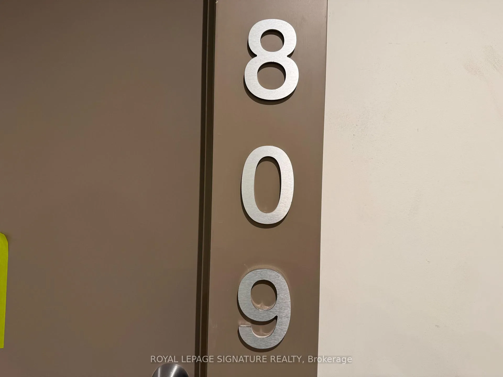 Photo 3 of Unit 809, 1010 Sandy Beach Road, Pickering, Bay Ridges — HOMEH
