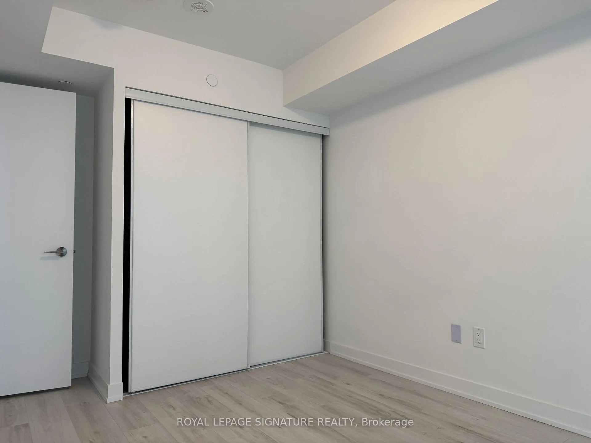 Photo 13 of Unit 809, 1010 Sandy Beach Road, Pickering, Bay Ridges — HOMEH