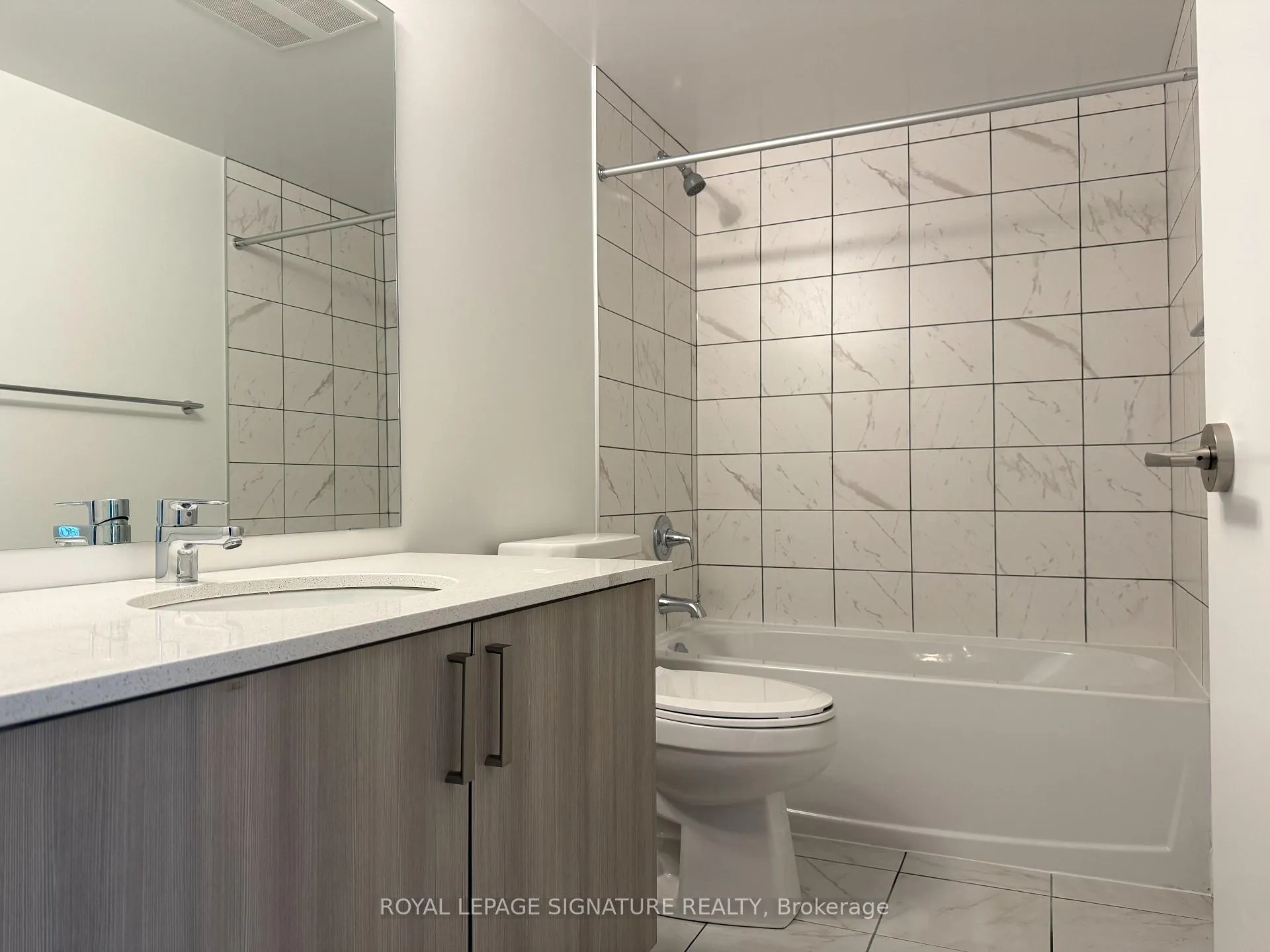Photo 16 of Unit 809, 1010 Sandy Beach Road, Pickering, Bay Ridges — HOMEH