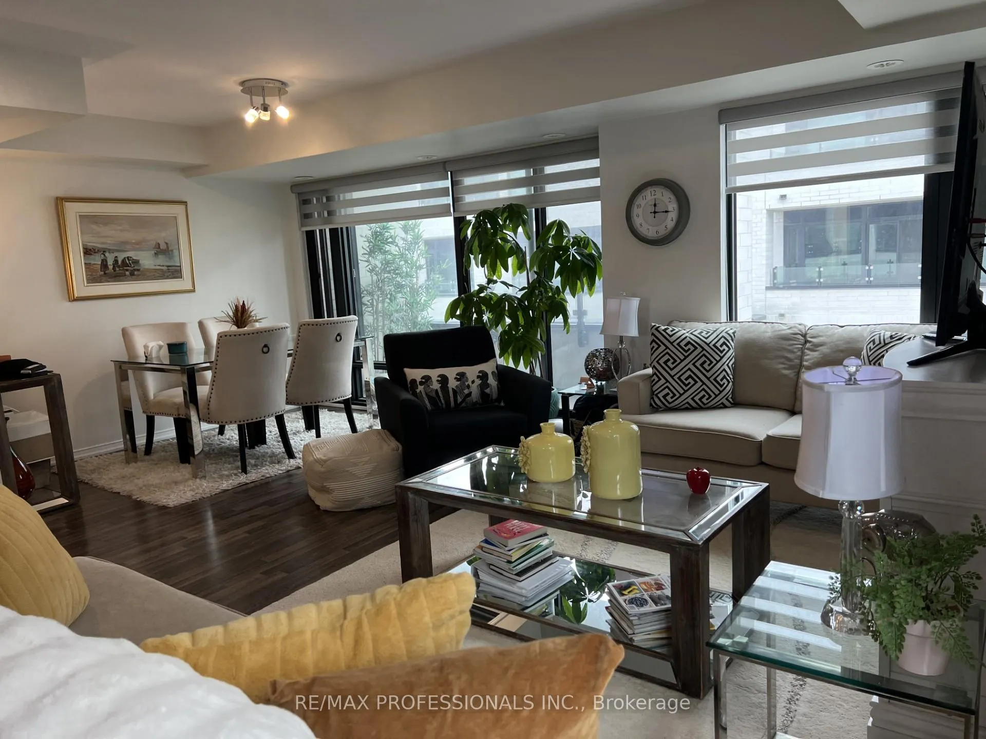 Photo 1 of 134 Widdicombe Hill, Etobicoke, Willowridge-Martingrove-Richview — HOMEH