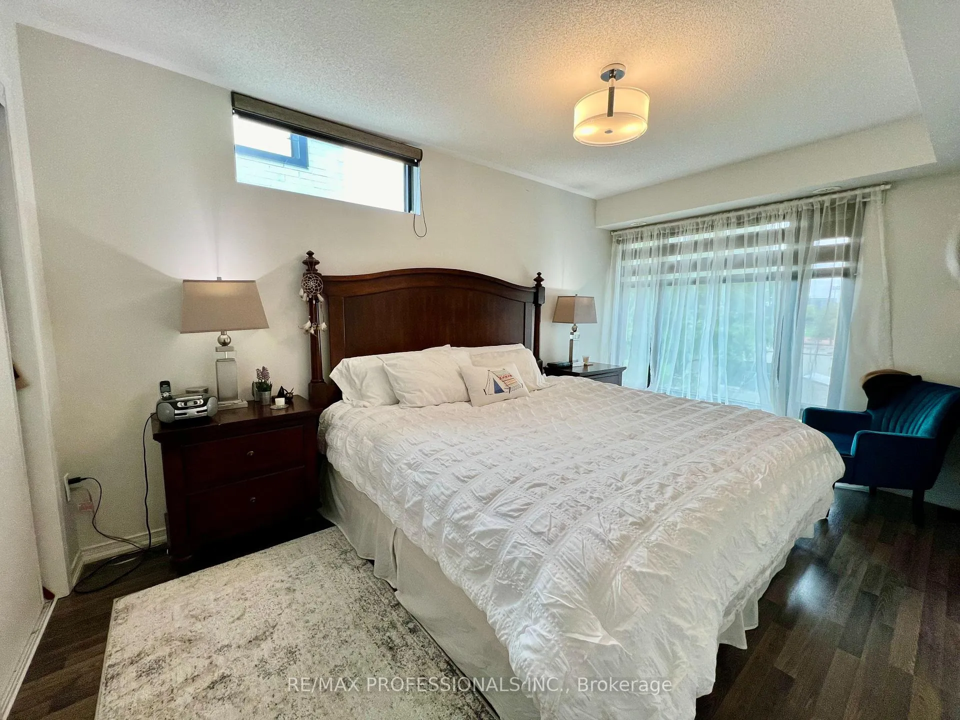 Photo 11 of 134 Widdicombe Hill, Etobicoke, Willowridge-Martingrove-Richview — HOMEH