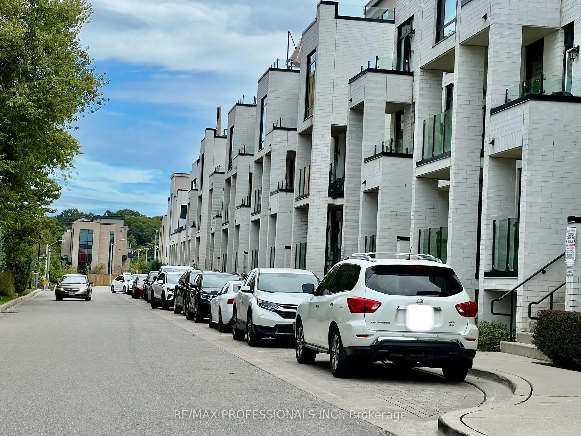 Photo 24 of 134 Widdicombe Hill, Etobicoke, Willowridge-Martingrove-Richview — HOMEH