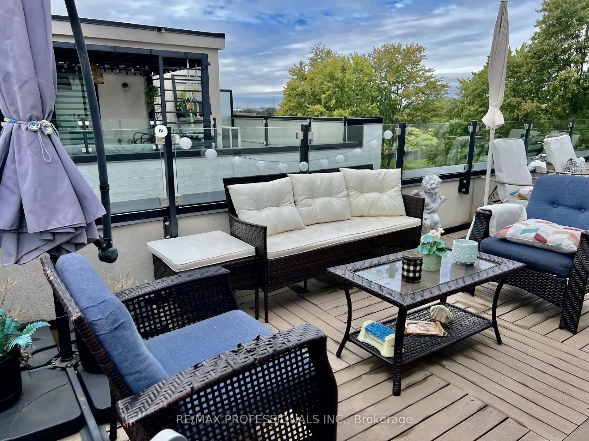 Photo 25 of 134 Widdicombe Hill, Etobicoke, Willowridge-Martingrove-Richview — HOMEH