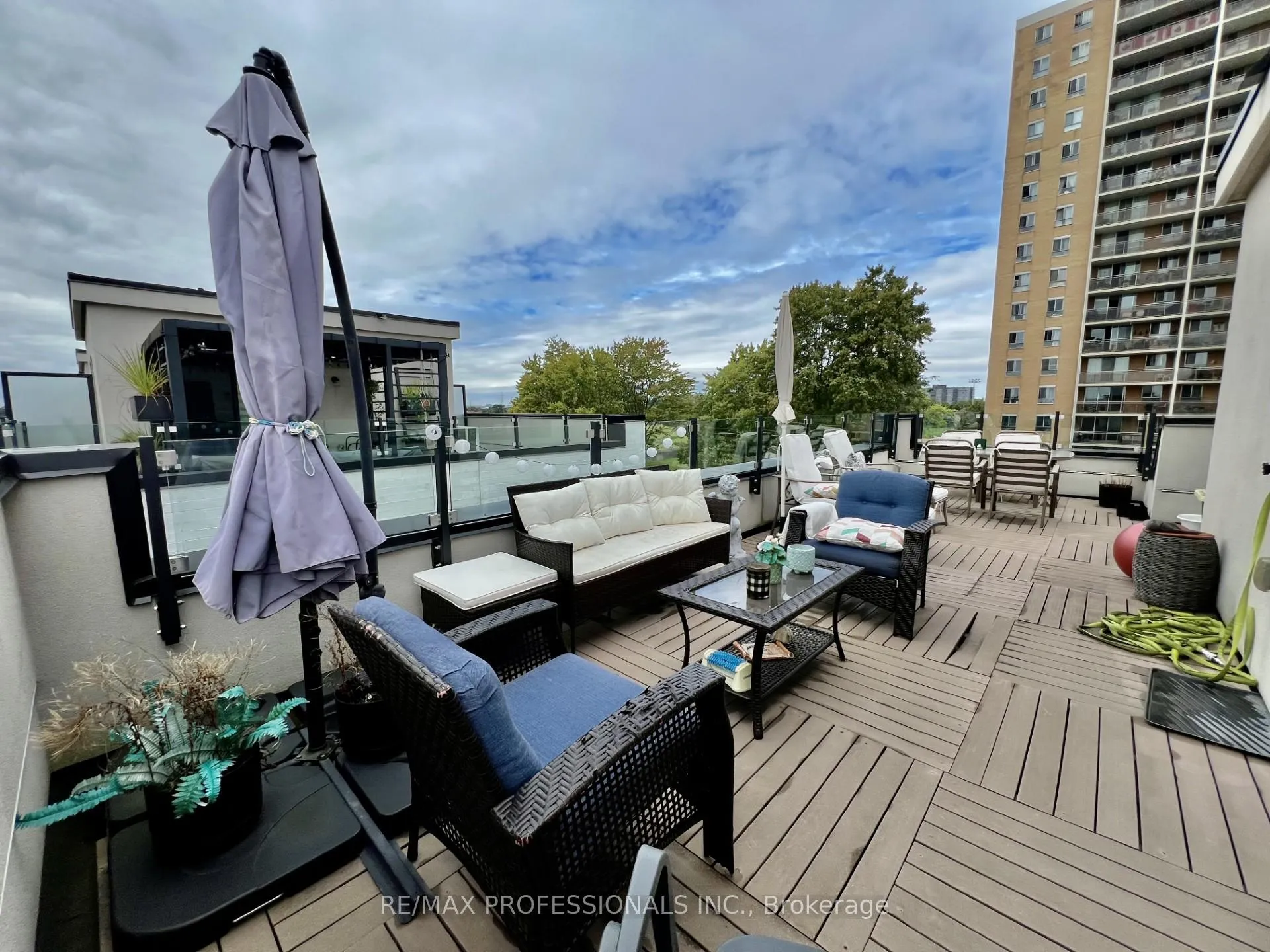 Photo 26 of 134 Widdicombe Hill, Etobicoke, Willowridge-Martingrove-Richview — HOMEH