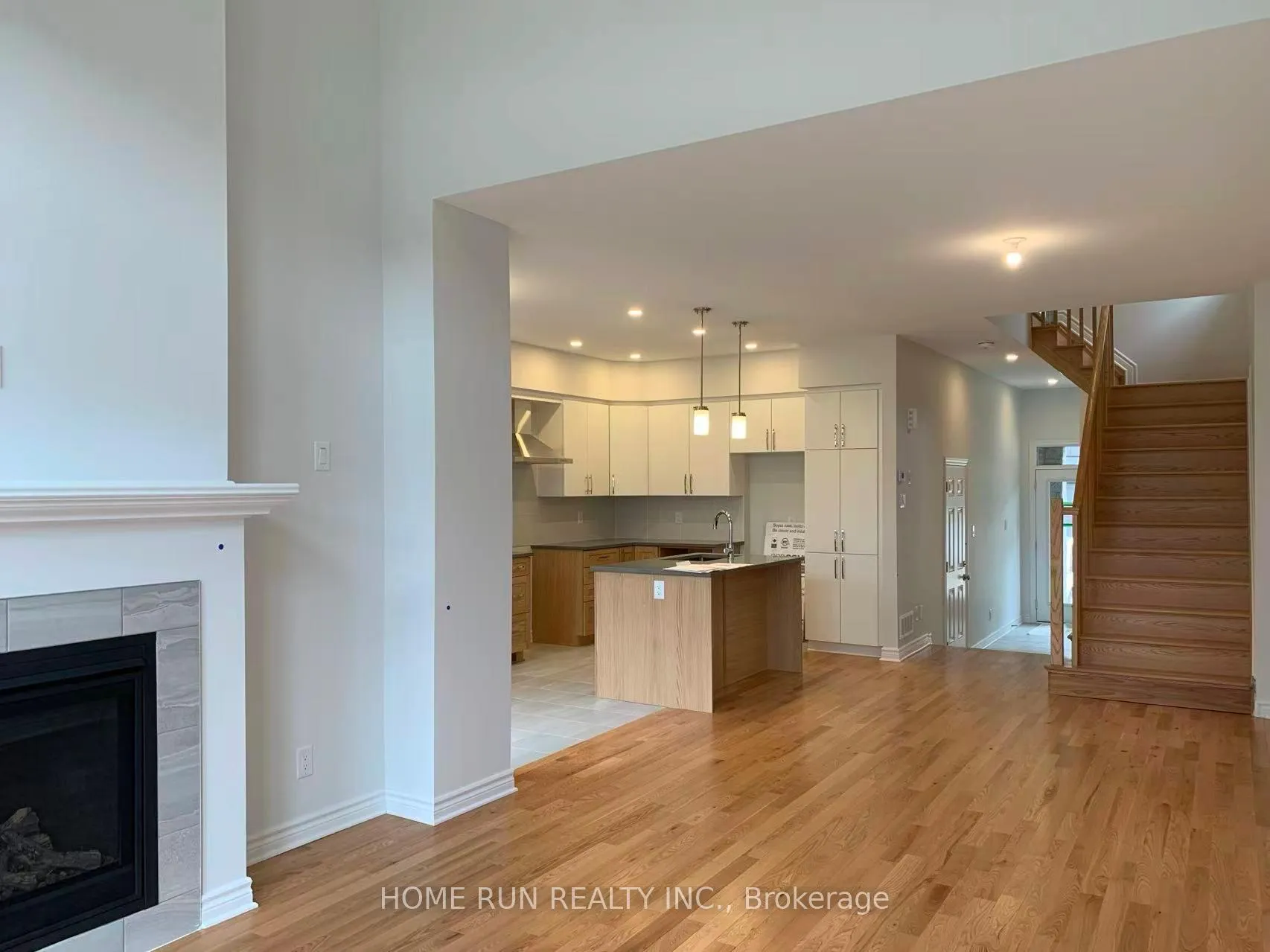 Photo 3 of 1021 Eider Street, Ottawa, Riverside South/Gloucester Glen — HOMEH