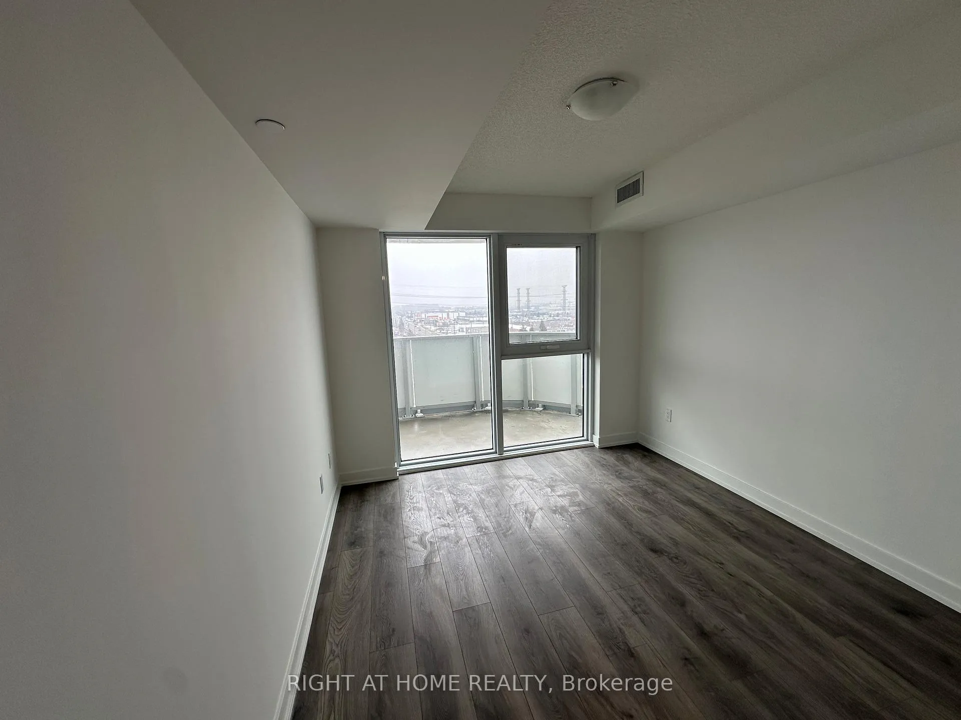 Photo 7 of Unit 804, 1010 Sandy Beach Road, Pickering, Bay Ridges — HOMEH