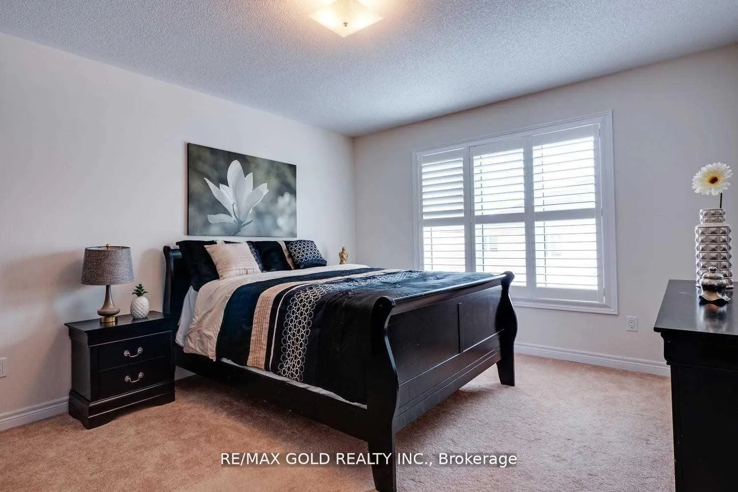 Photo 13 of 71 Lanark Circle E, Brampton, Credit Valley — HOMEH