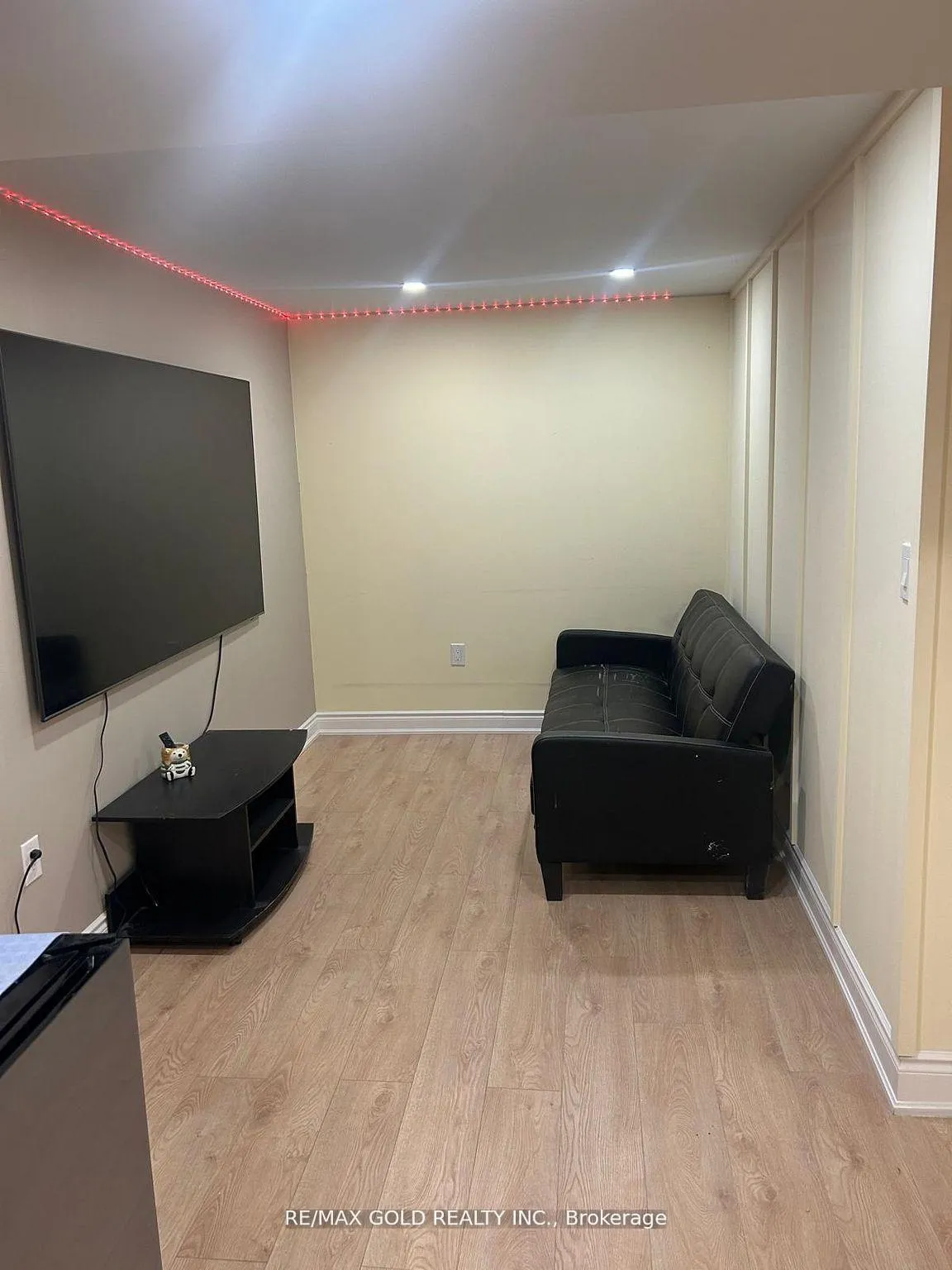 Photo 25 of 71 Lanark Circle E, Brampton, Credit Valley — HOMEH