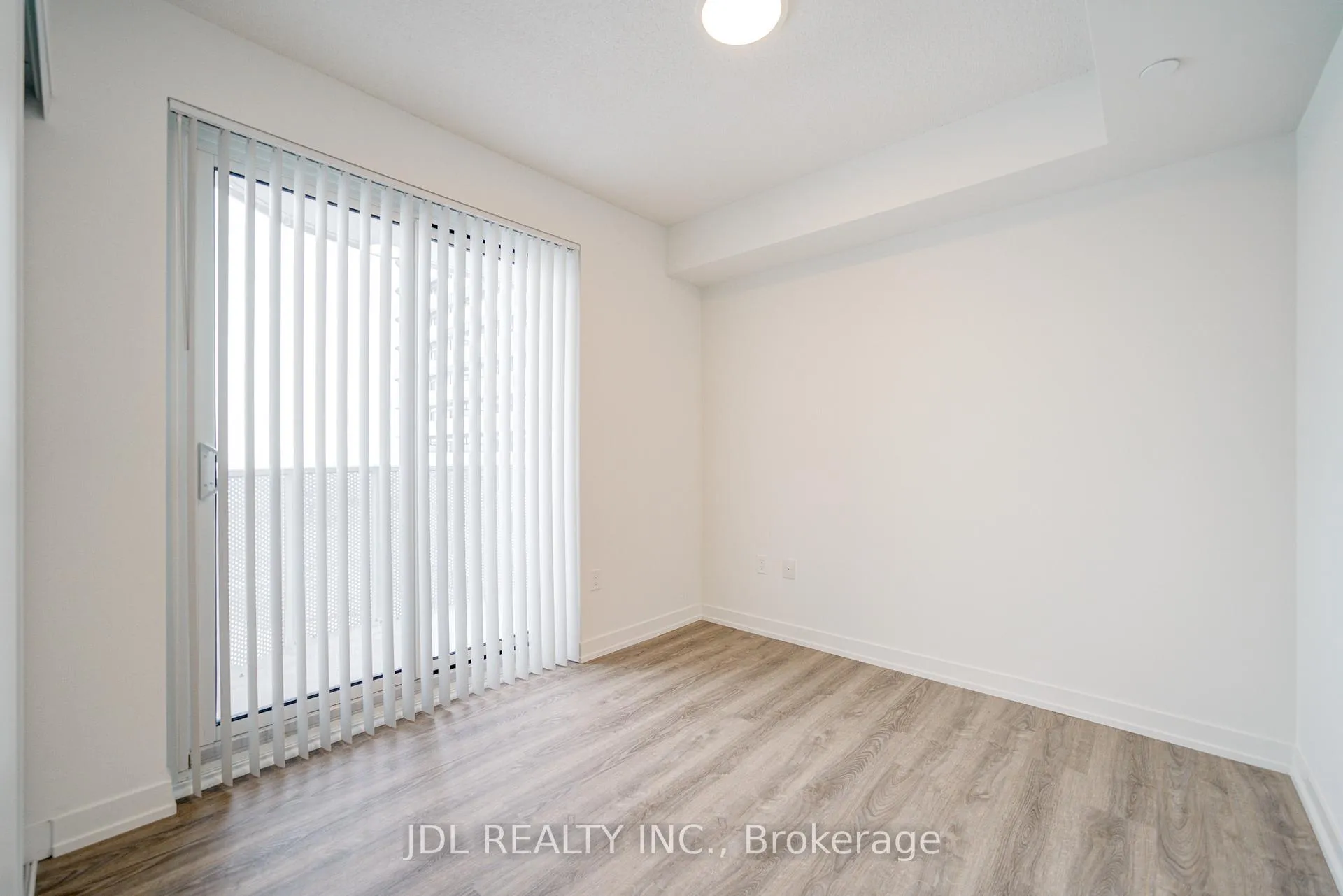 Photo 10 of 195 Commerce Street, Vaughan, Vaughan Corporate Centre — HOMEH