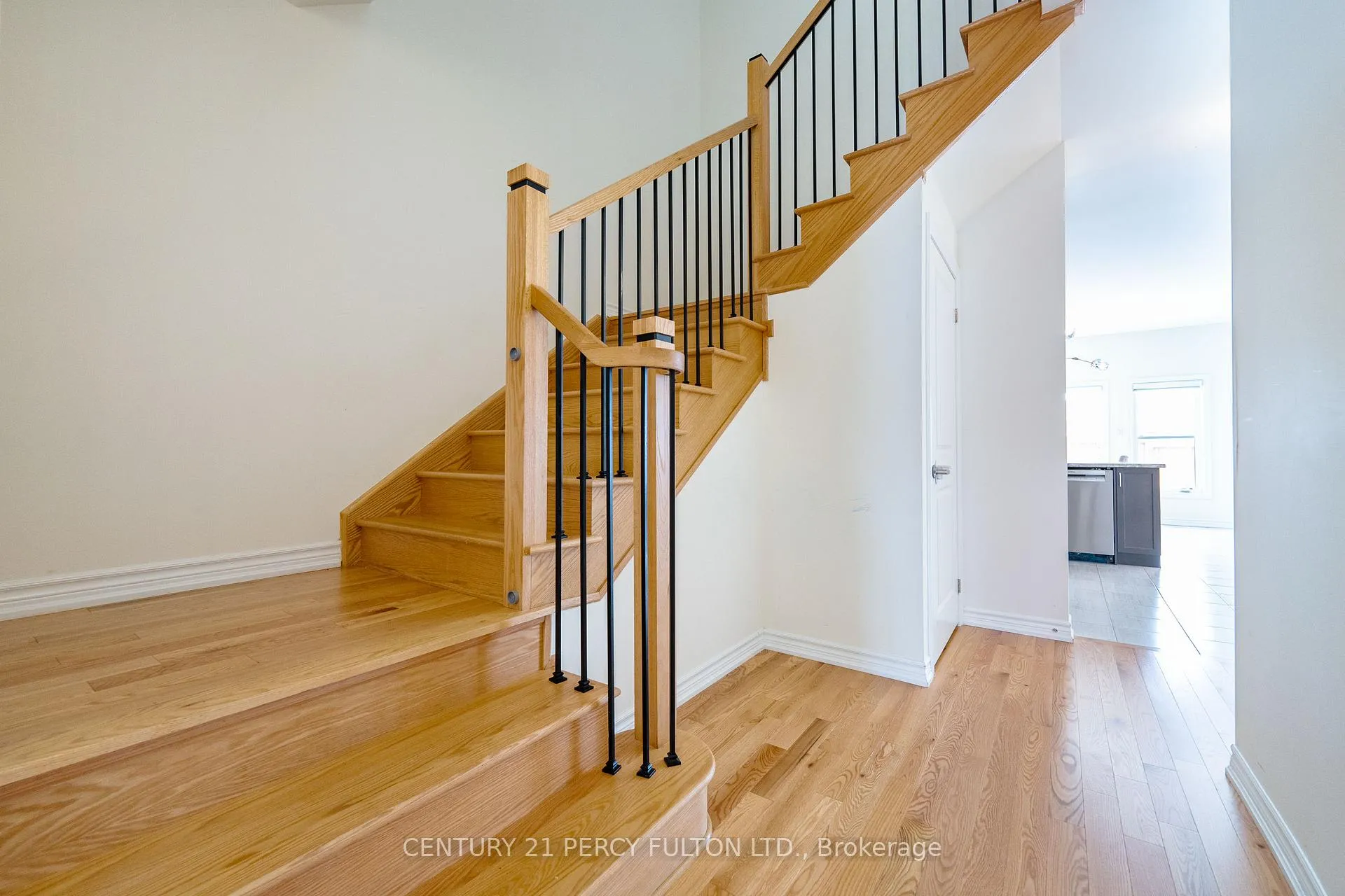 Photo 5 of 1144 Skyridge Boulevard, Pickering, Rural Pickering — HOMEH