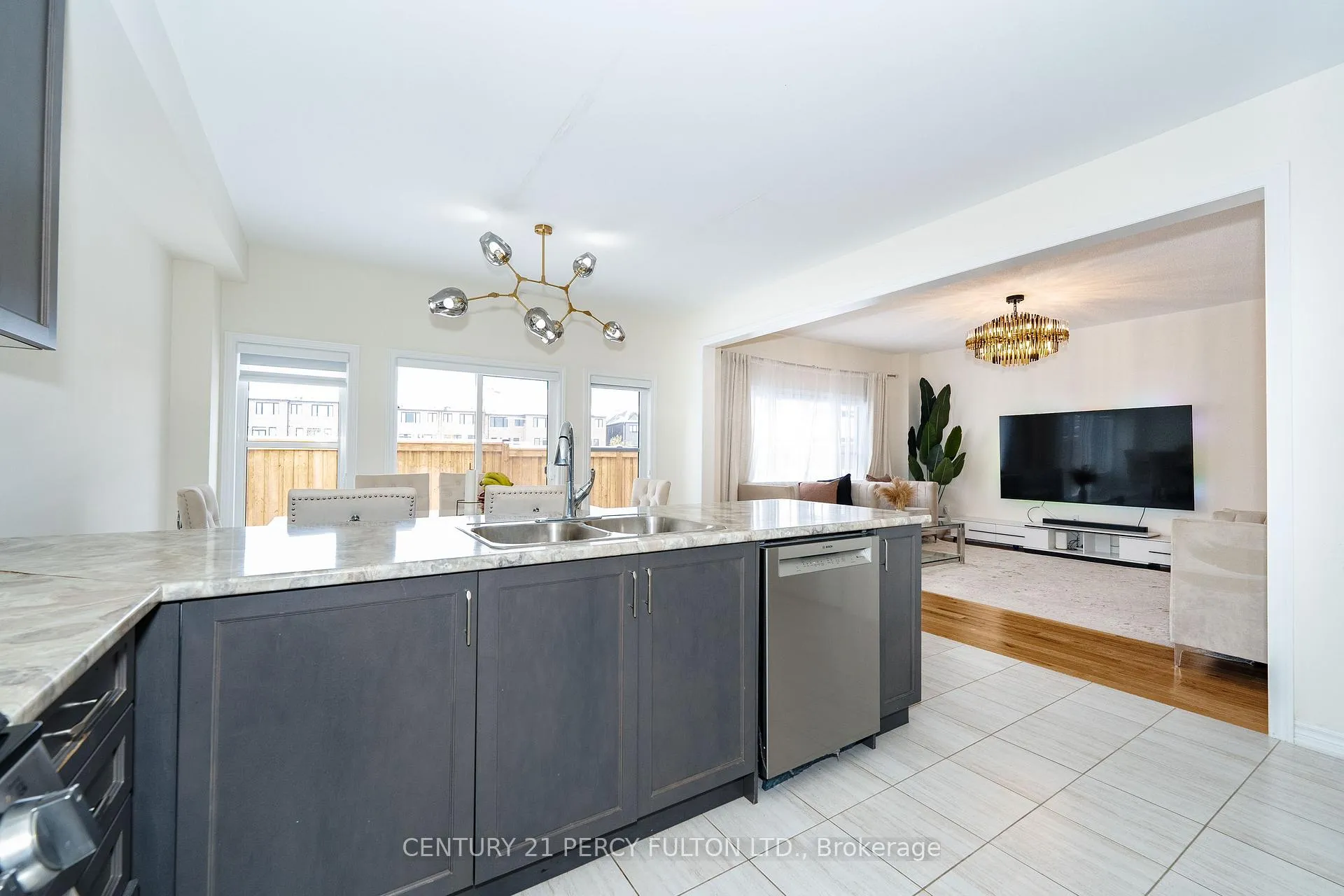 Photo 8 of 1144 Skyridge Boulevard, Pickering, Rural Pickering — HOMEH