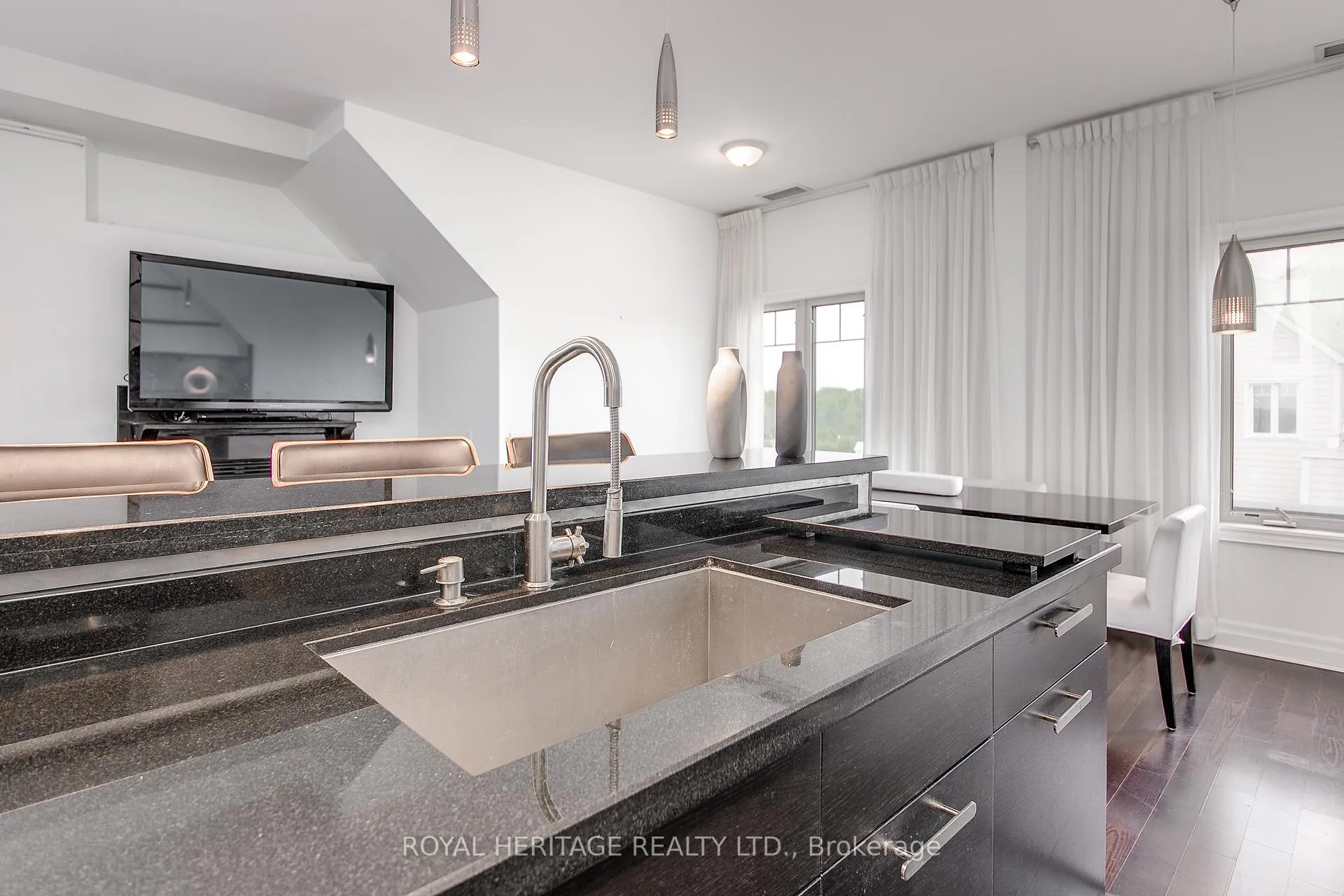 Photo 14 of Unit 605, 130 Steamship Bay Rd, Gravenhurst, Muskoka (S) — HOMEH