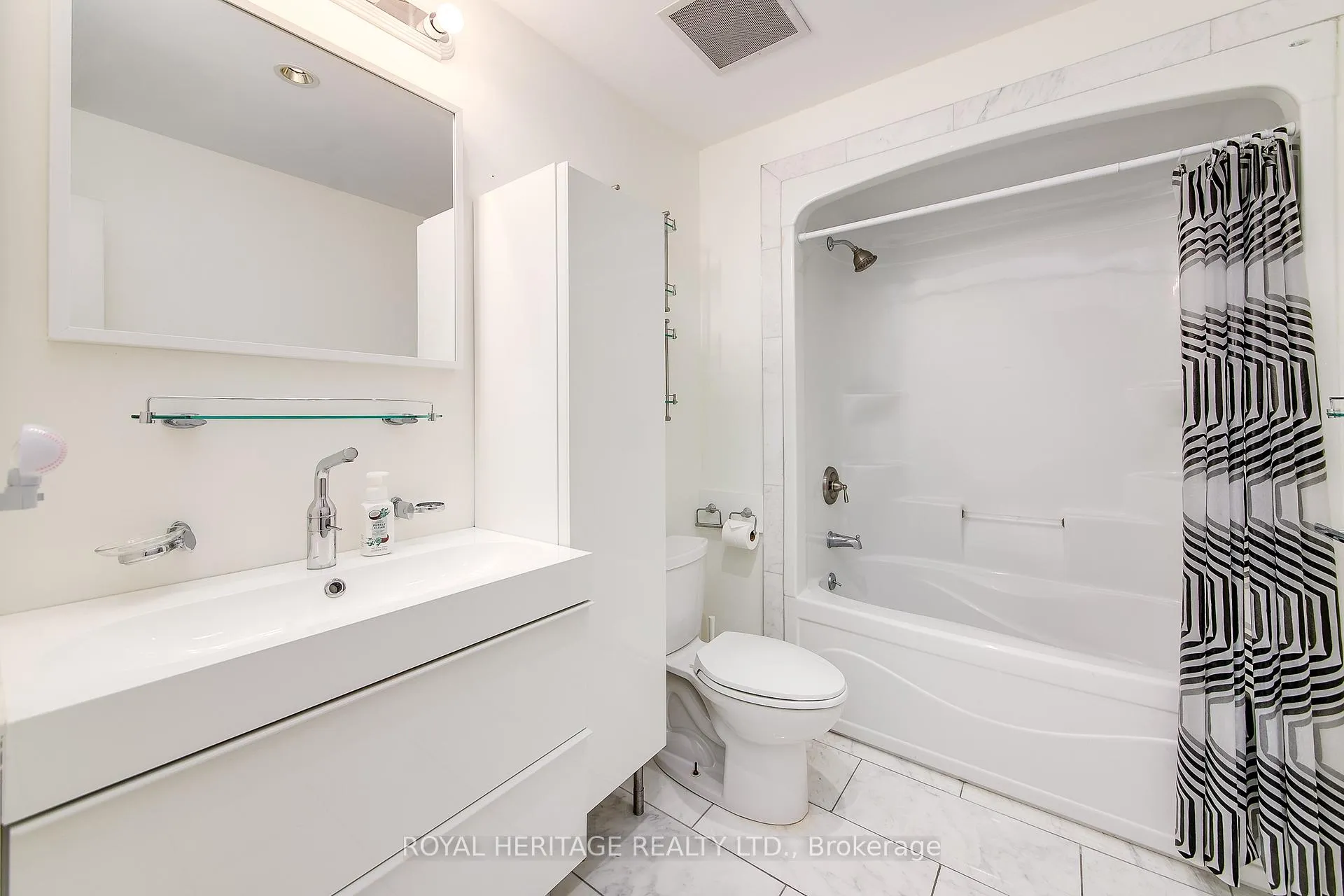 Photo 34 of Unit 605, 130 Steamship Bay Rd, Gravenhurst, Muskoka (S) — HOMEH