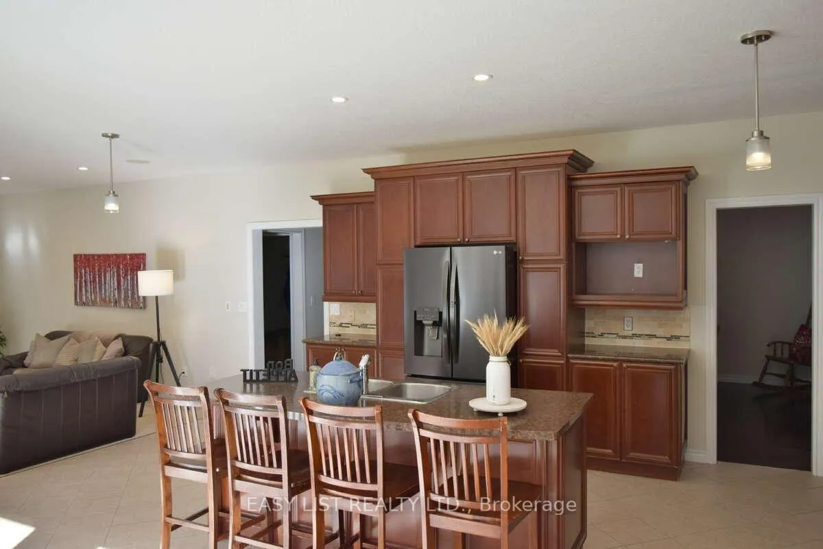 Photo 12 of 50 Ferris Drive, Wellesley — HOMEH