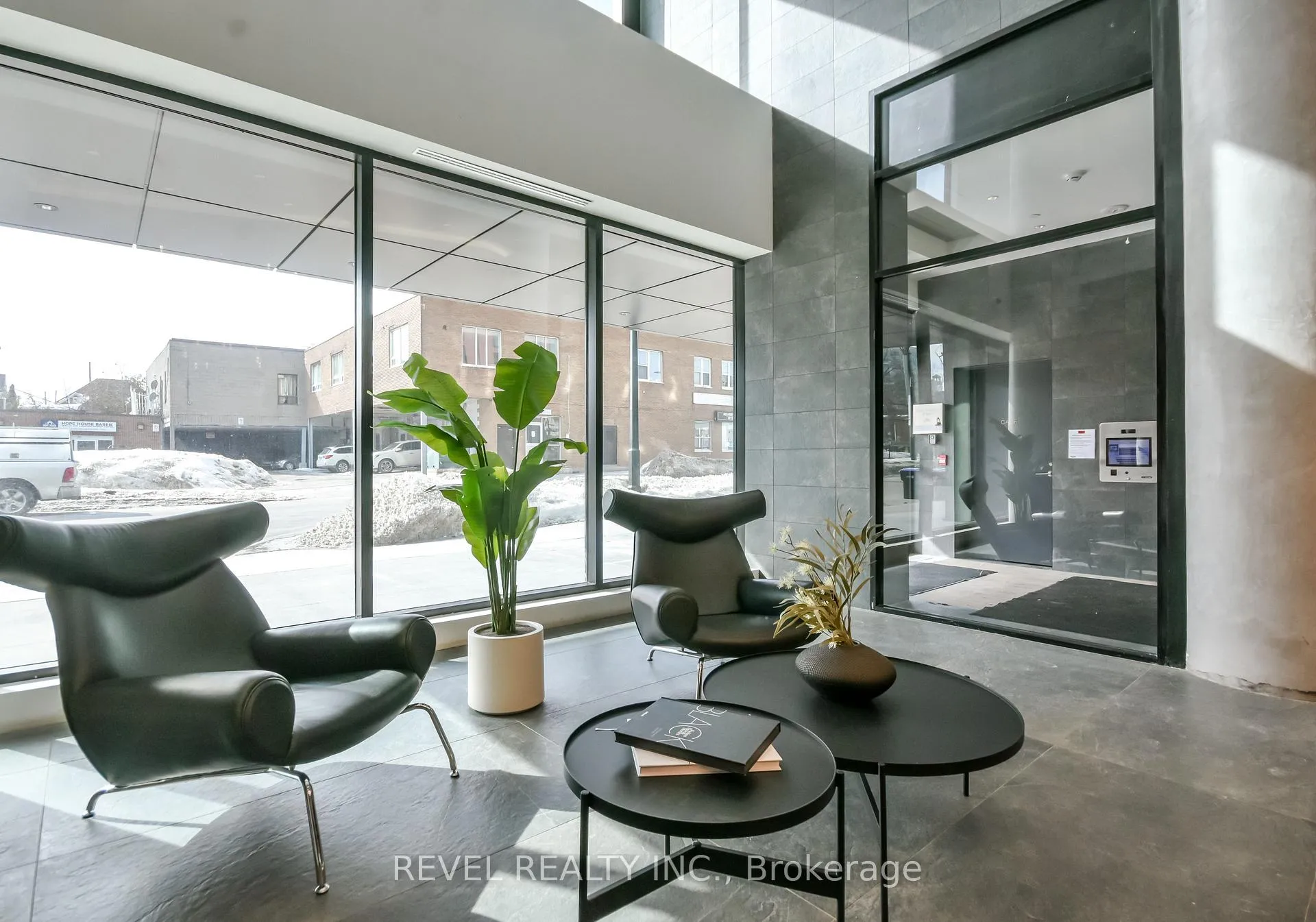 Photo 3 of Unit 1312, 39 Mary Street, Barrie, City Centre — HOMEH