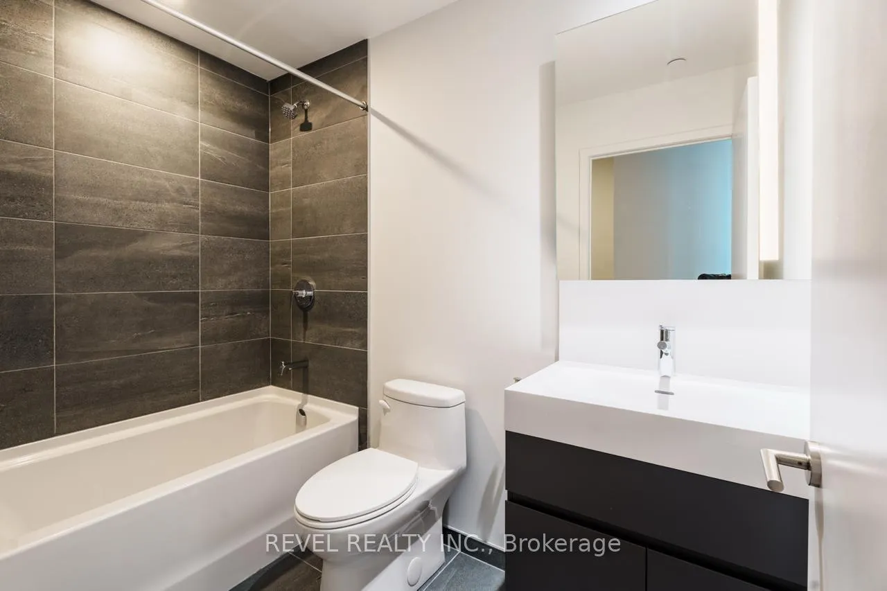 Photo 12 of Unit 1312, 39 Mary Street, Barrie, City Centre — HOMEH