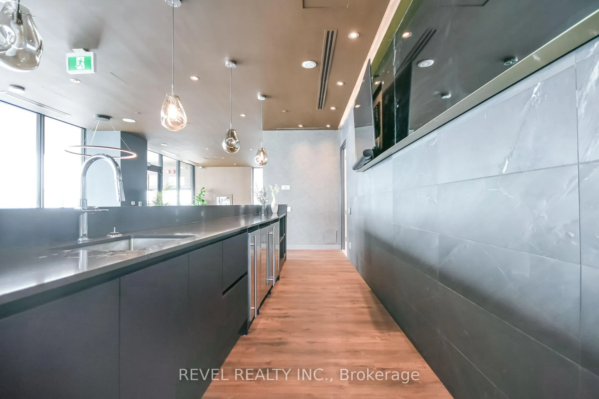 Photo 34 of Unit 1312, 39 Mary Street, Barrie, City Centre — HOMEH
