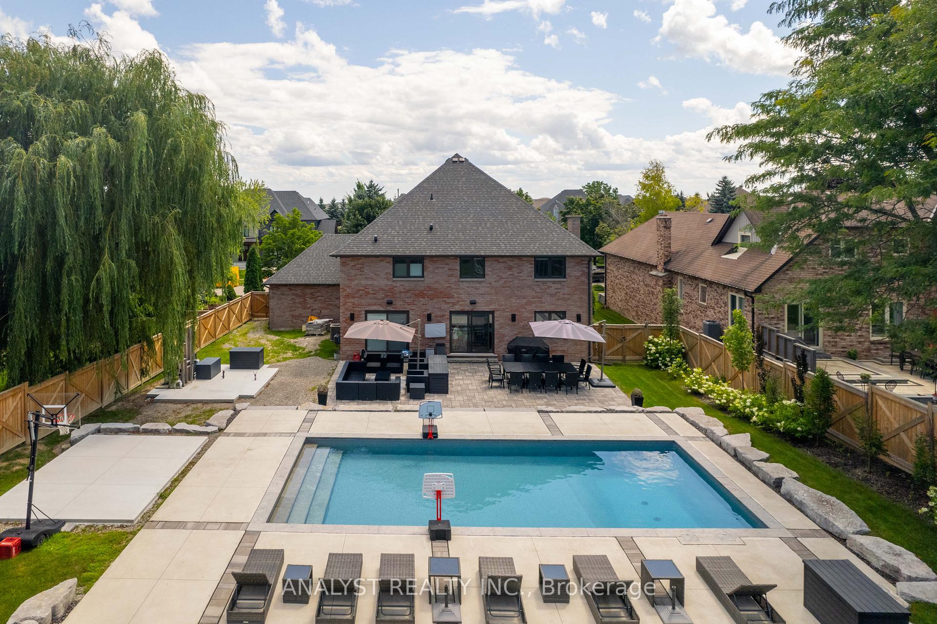Photo 3 of 42 Robinson Road, King, Nobleton — HOMEH