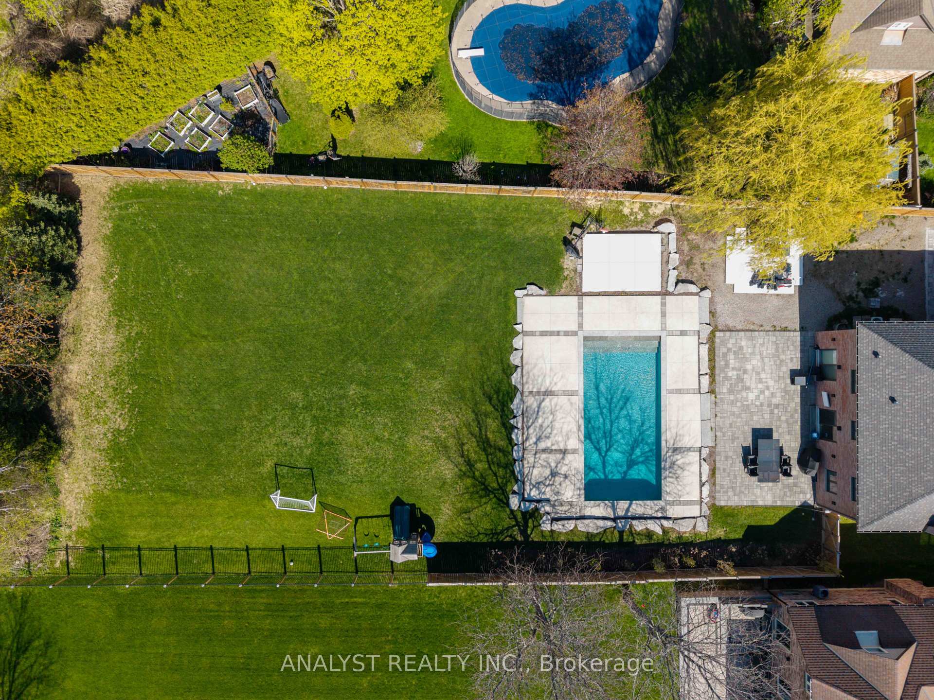 Photo 33 of 42 Robinson Road, King, Nobleton — HOMEH