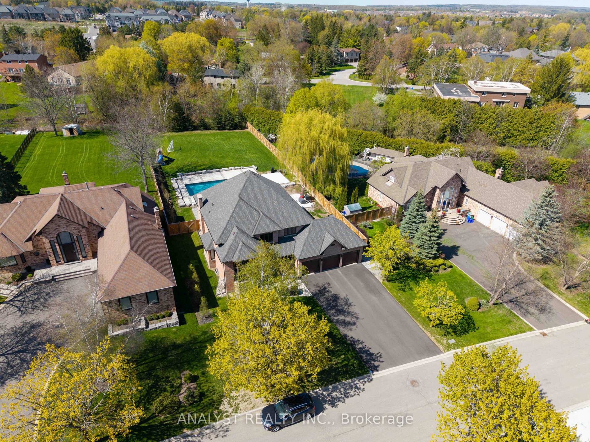 Photo 35 of 42 Robinson Road, King, Nobleton — HOMEH