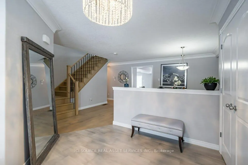 Photo 4 of Unit Upper, 505 Clayton Avenue, Peterborough, Monaghan Ward 2 — HOMEH