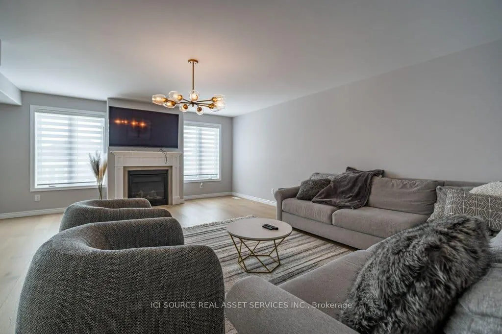 Photo 7 of Unit Upper, 505 Clayton Avenue, Peterborough, Monaghan Ward 2 — HOMEH
