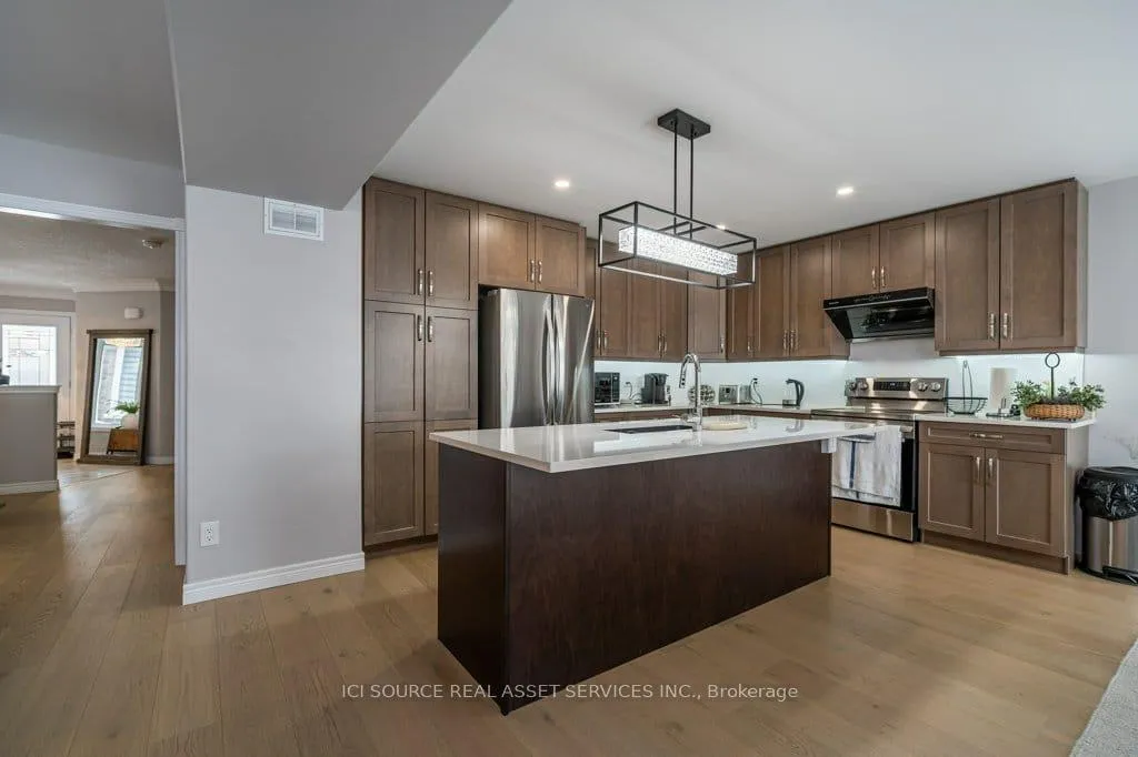 Photo 9 of Unit Upper, 505 Clayton Avenue, Peterborough, Monaghan Ward 2 — HOMEH
