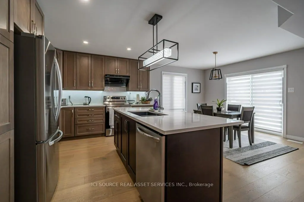 Photo 10 of Unit Upper, 505 Clayton Avenue, Peterborough, Monaghan Ward 2 — HOMEH