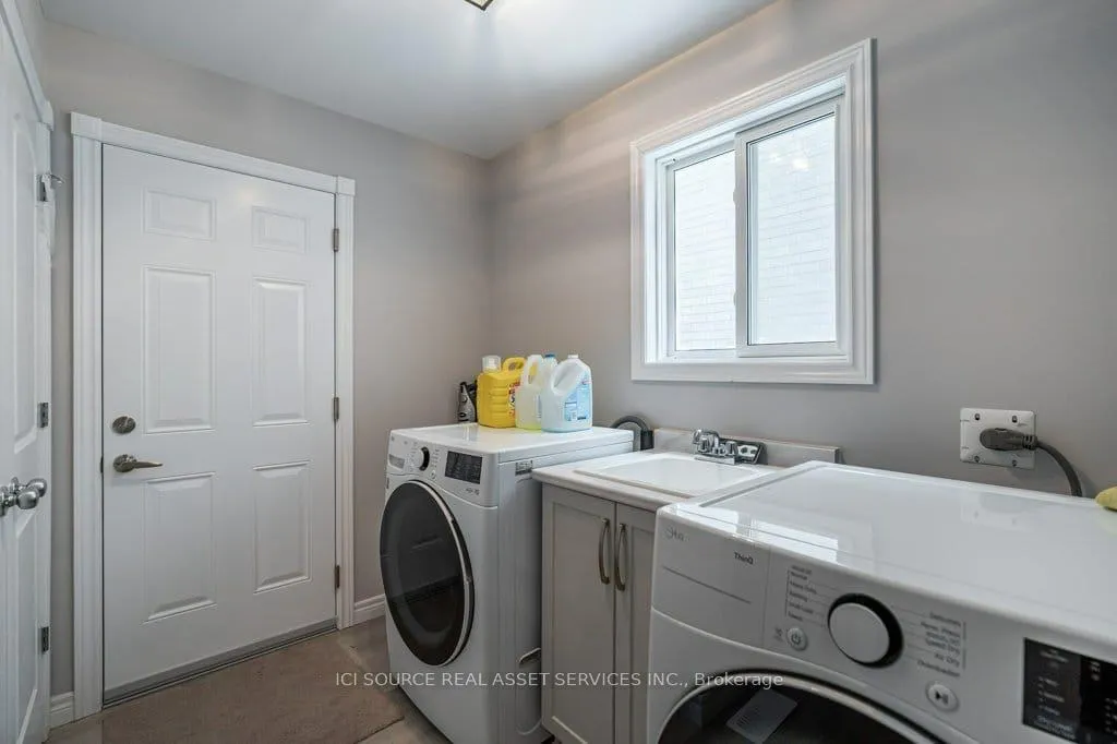 Photo 13 of Unit Upper, 505 Clayton Avenue, Peterborough, Monaghan Ward 2 — HOMEH