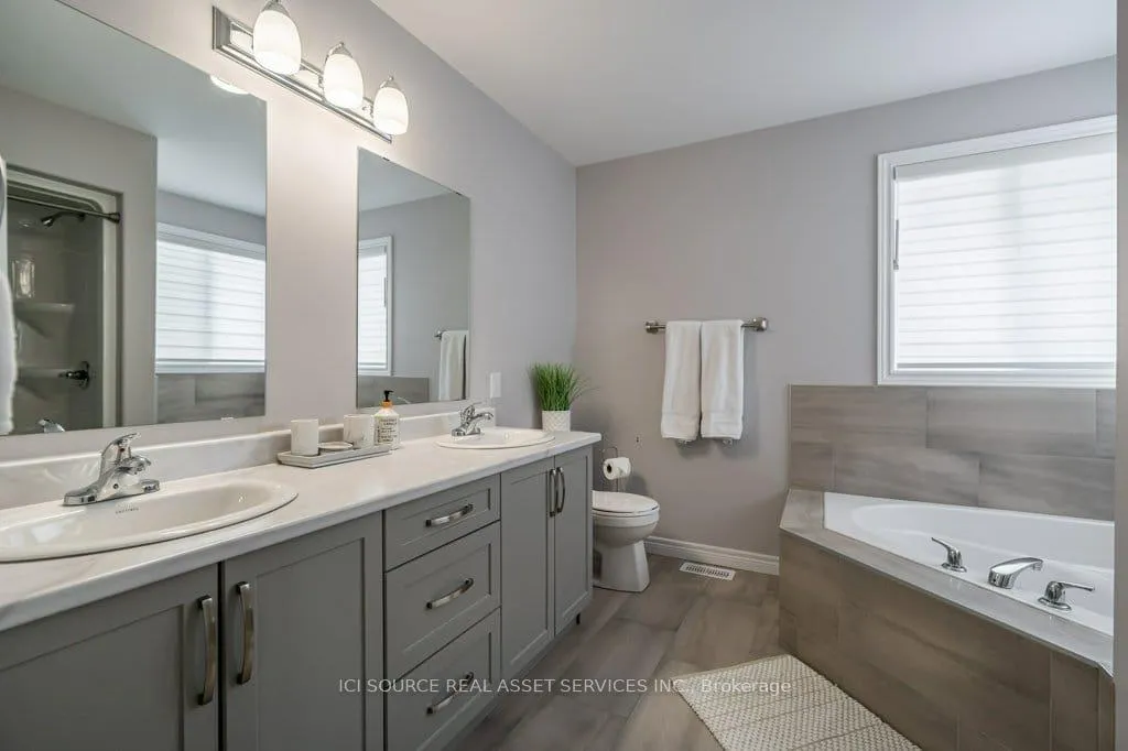 Photo 16 of Unit Upper, 505 Clayton Avenue, Peterborough, Monaghan Ward 2 — HOMEH
