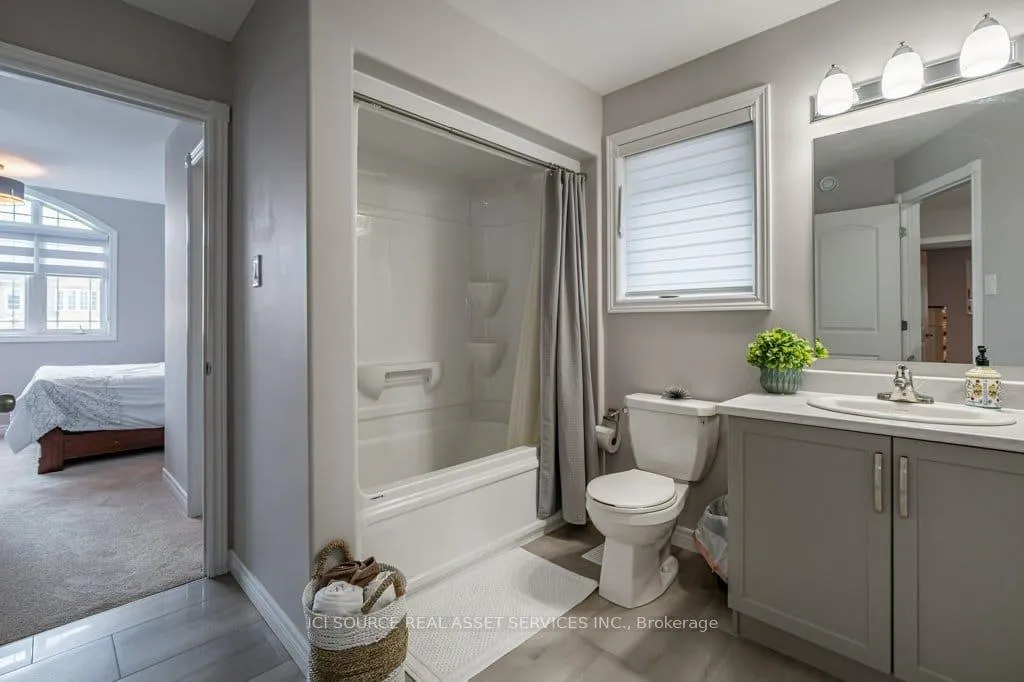 Photo 19 of Unit Upper, 505 Clayton Avenue, Peterborough, Monaghan Ward 2 — HOMEH