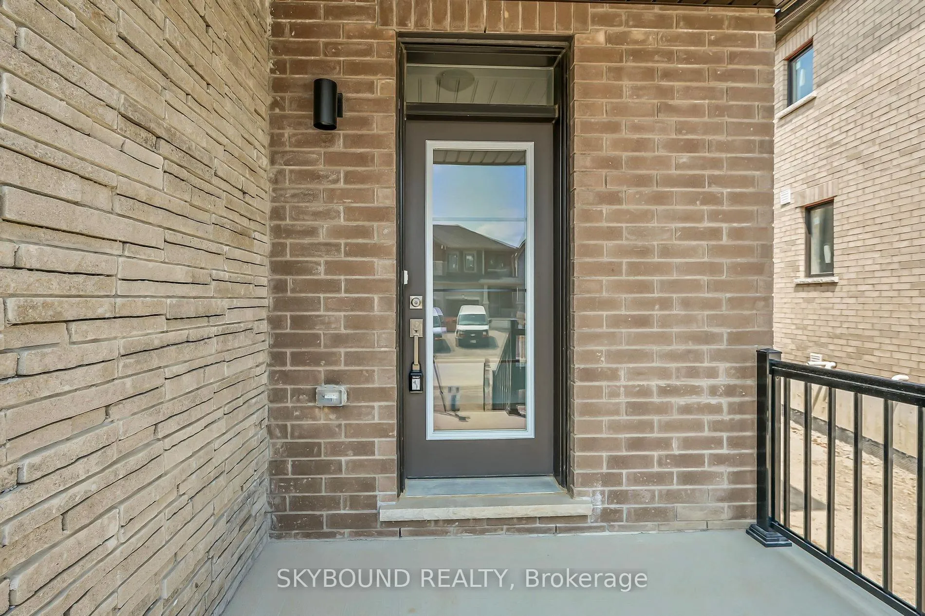 Photo 3 of 9 Lonsdale Road, Haldimand — HOMEH