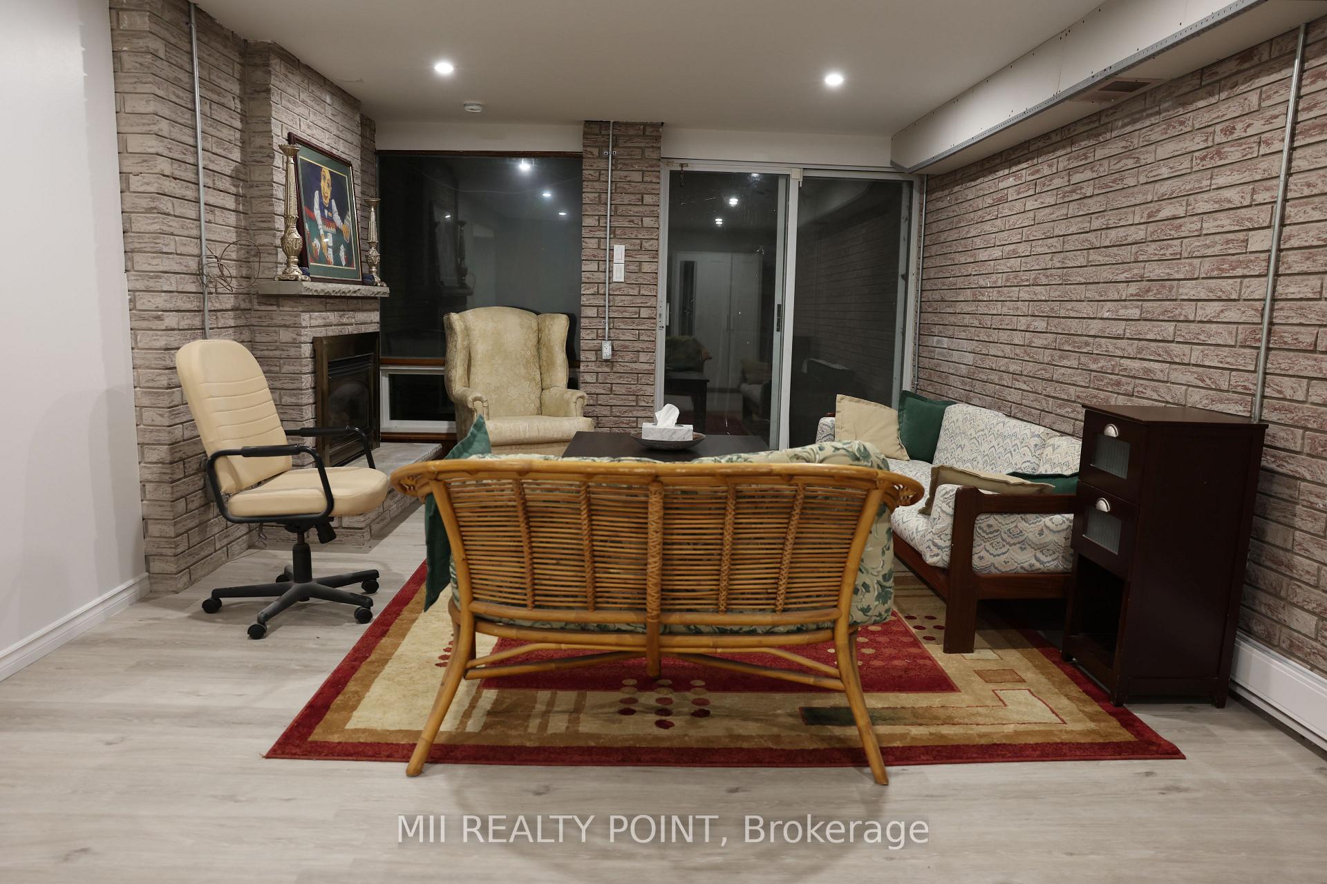 Photo 11 of 3 Mayhew Lane, Markham, Vinegar Hill — HOMEH