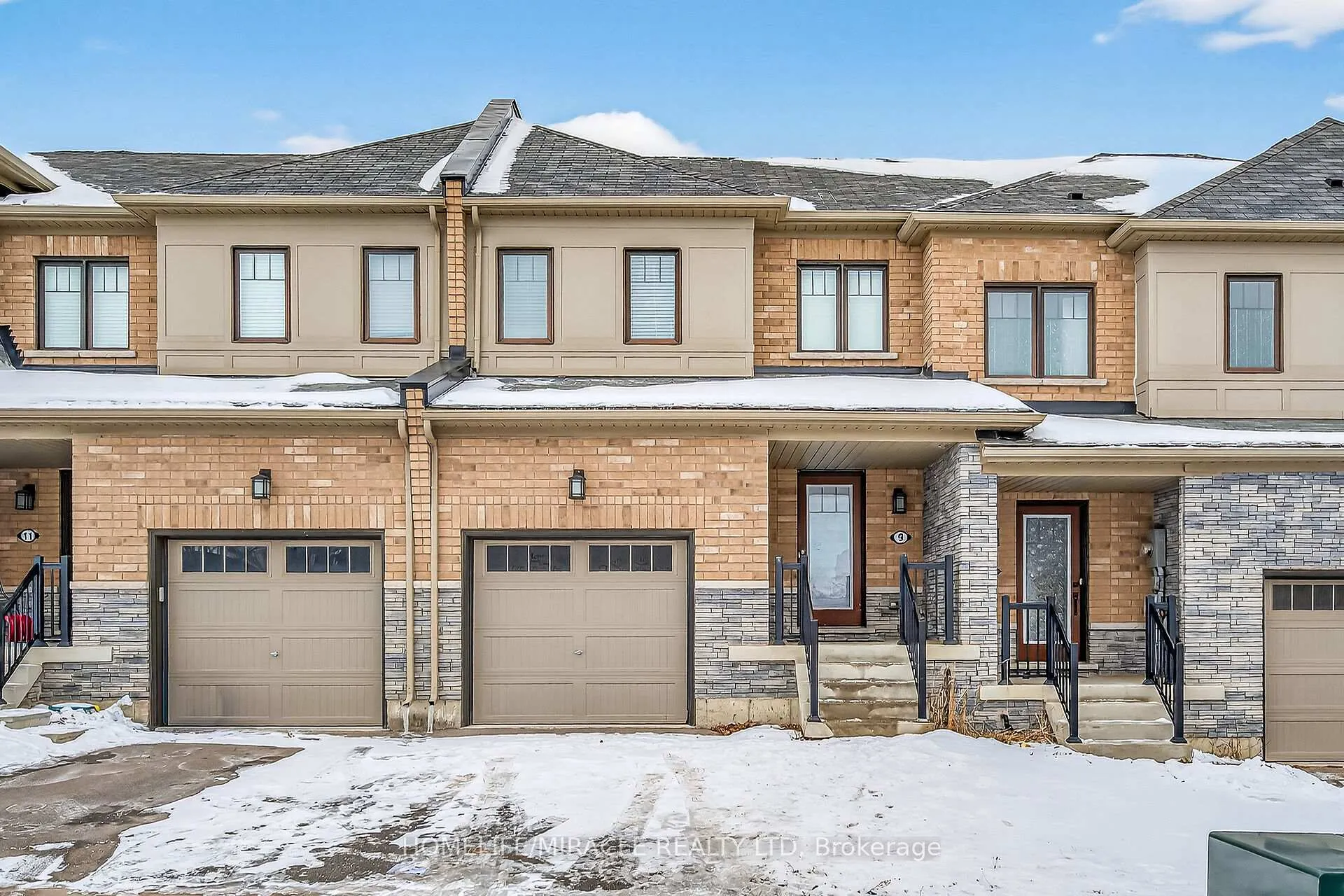 Photo 2 of 9 Hedges Crescent, Hamilton, Stoney Creek Mountain — HOMEH
