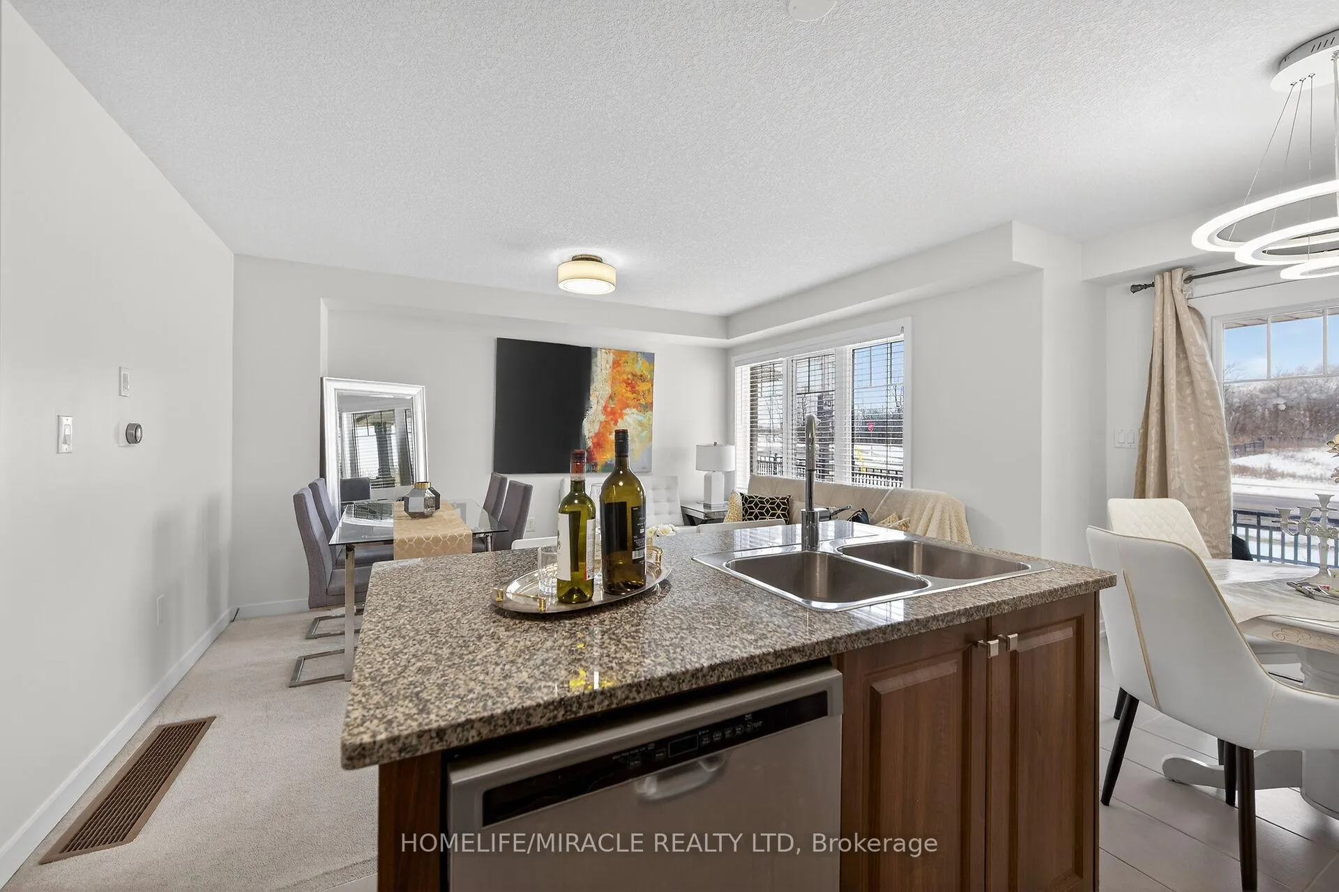 Photo 14 of 9 Hedges Crescent, Hamilton, Stoney Creek Mountain — HOMEH
