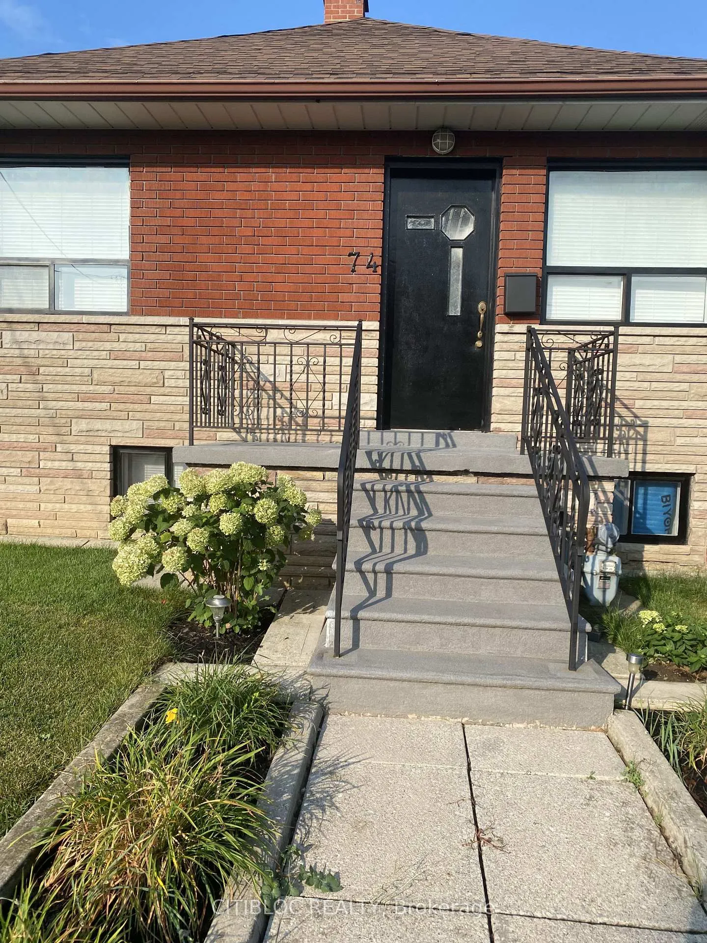 Photo 2 of 74 Kirknewton Road, Toronto, Caledonia-Fairbank — HOMEH