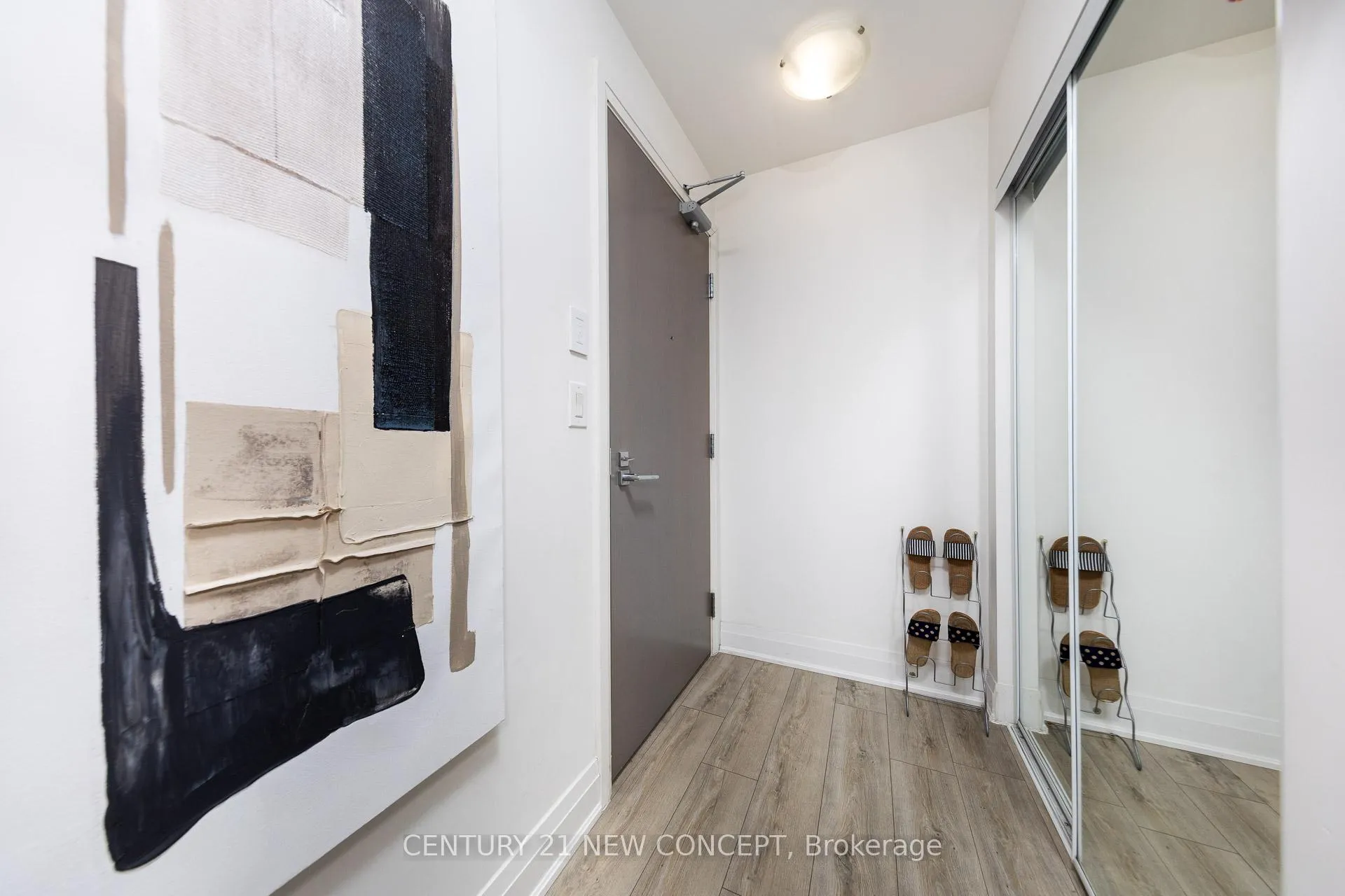 Photo 2 of Unit 1402, 7167 Yonge Street, Markham, Grandview — HOMEH