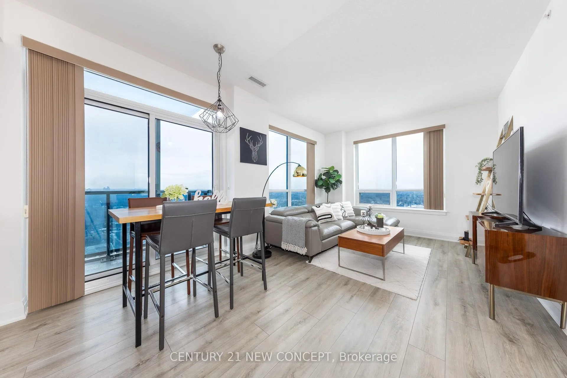 Photo 13 of Unit 1402, 7167 Yonge Street, Markham, Grandview — HOMEH