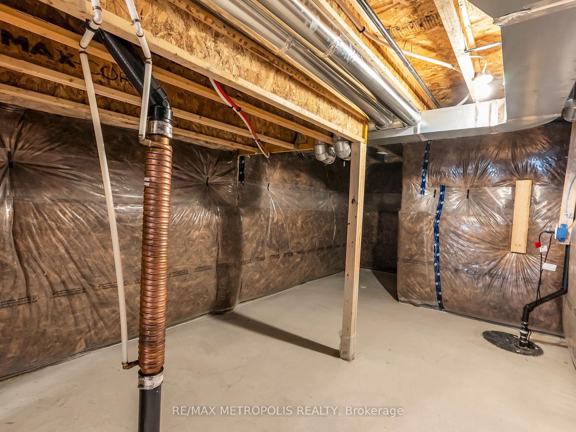 Photo 45 of 18 Saxony Street, Kitchener — HOMEH